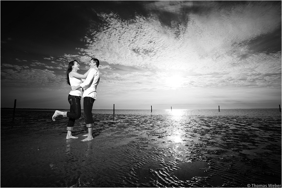 Hochzeitsfotograf Oldenburg: Verlobungs- und Engagement-Fotos am Strand von Greetsiel und Norddeich (11)