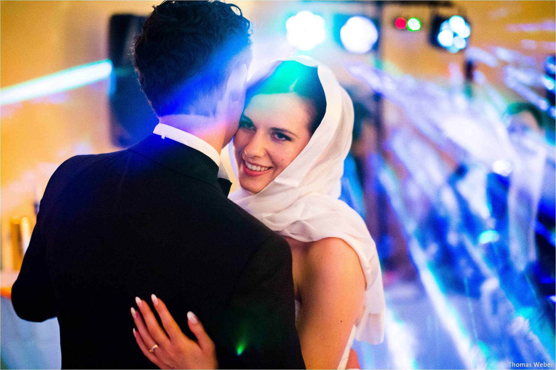 Hochzeitsfotograf Oldenburg: Russische Hochzeit im Standesamt am Pferdemarkt und Hochzeitsfeier im Landhaus Etzhorn (31)