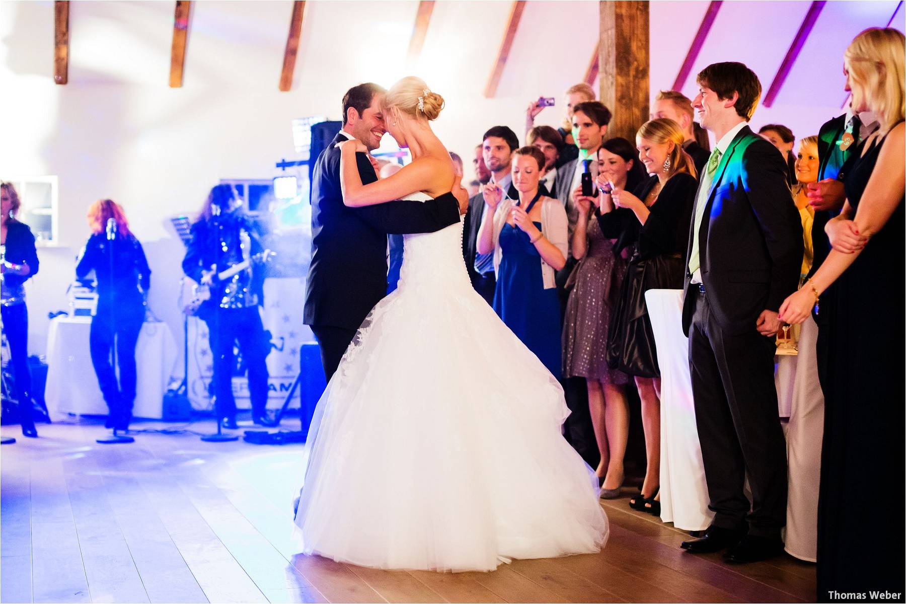 Hochzeitsfotograf Oldenburg: Hochzeit im Zollhaus und in der Eventscheune St. Georg in Rastede (40)