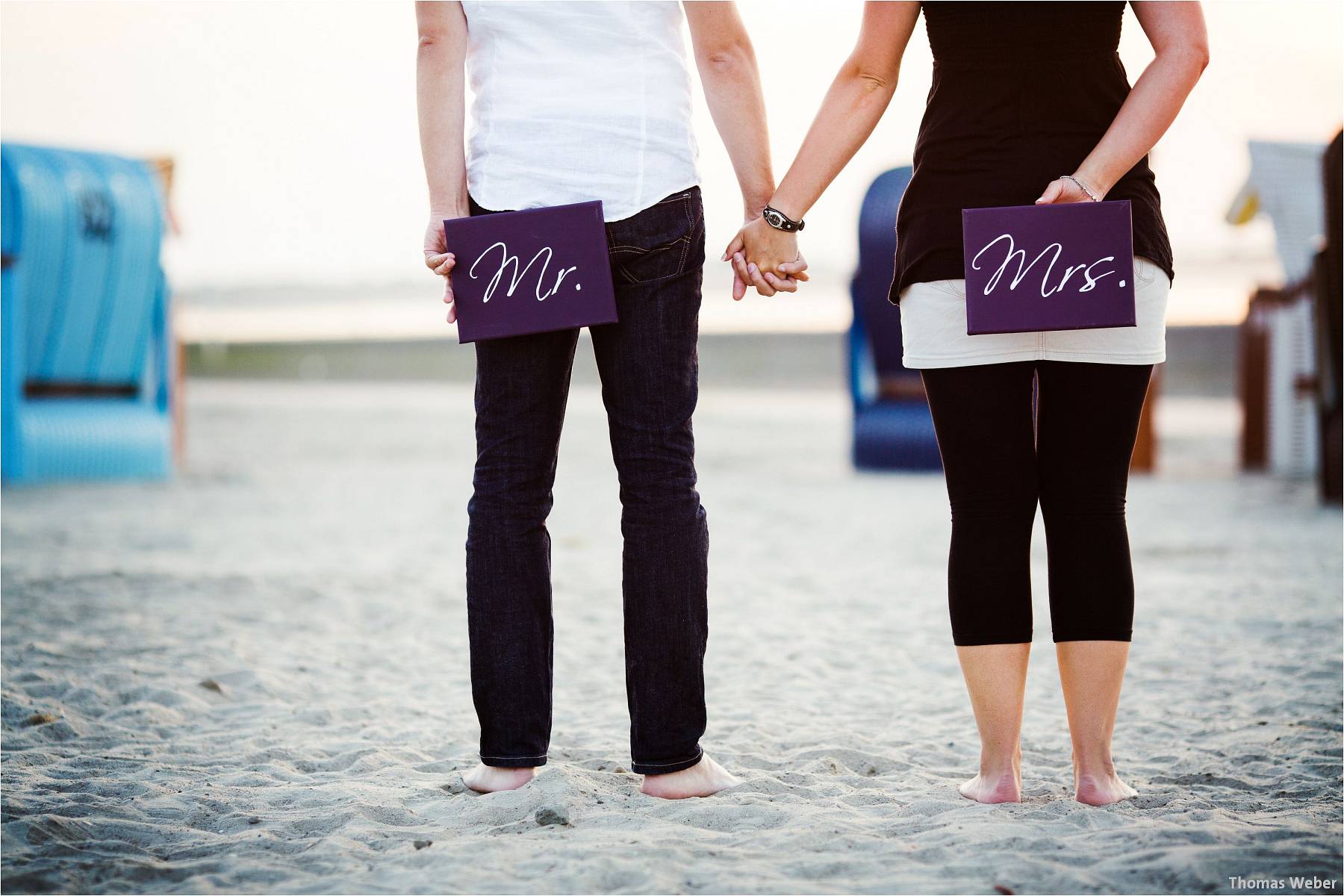 Hochzeitsfotograf Oldenburg: Engagement-Verlobungs-Paarfotos am Strand von Dangast/Varel an der Nordsee (1)