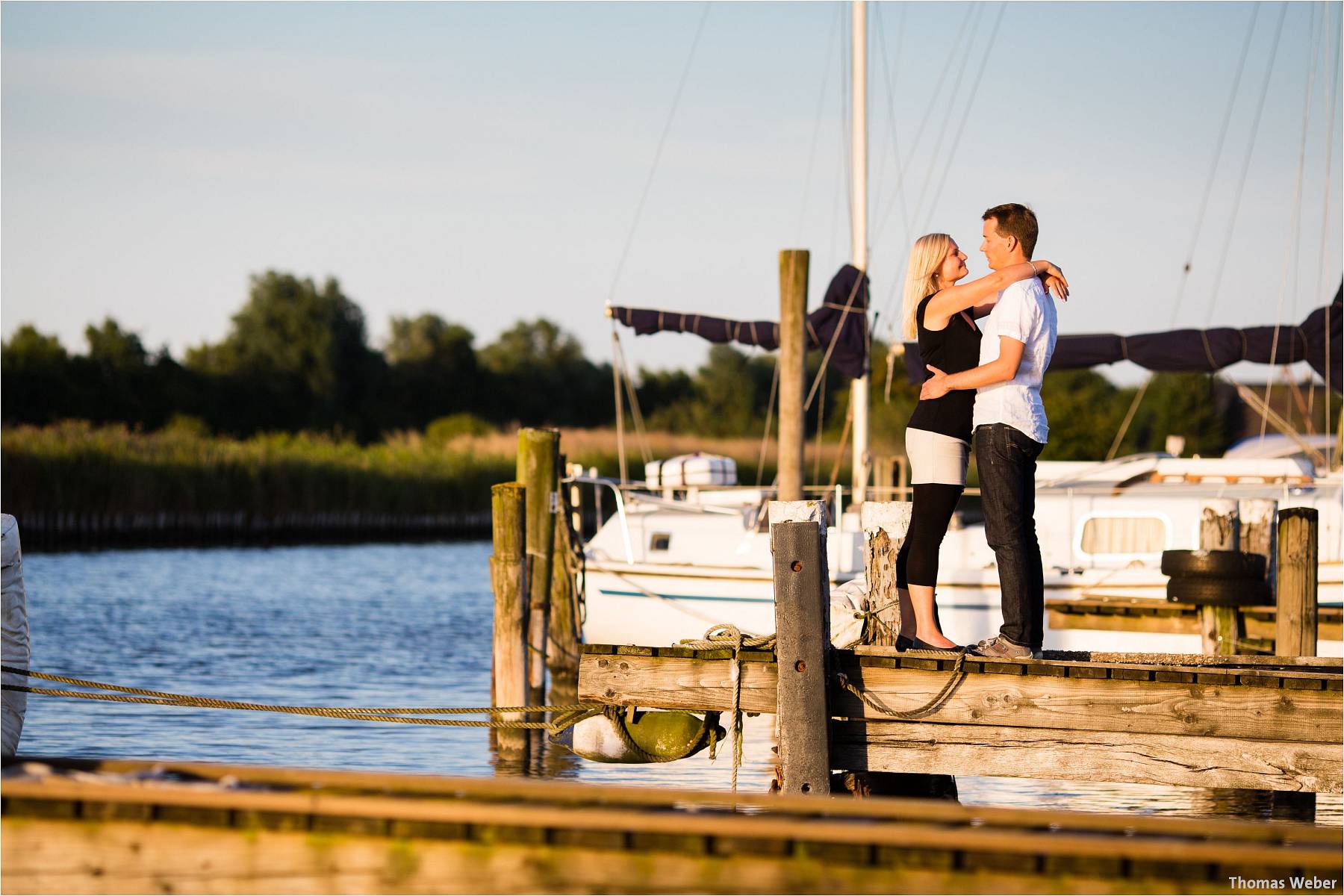 Hochzeitsfotograf Oldenburg: Engagement-Verlobungs-Paarfotos am Strand von Dangast/Varel an der Nordsee (7)