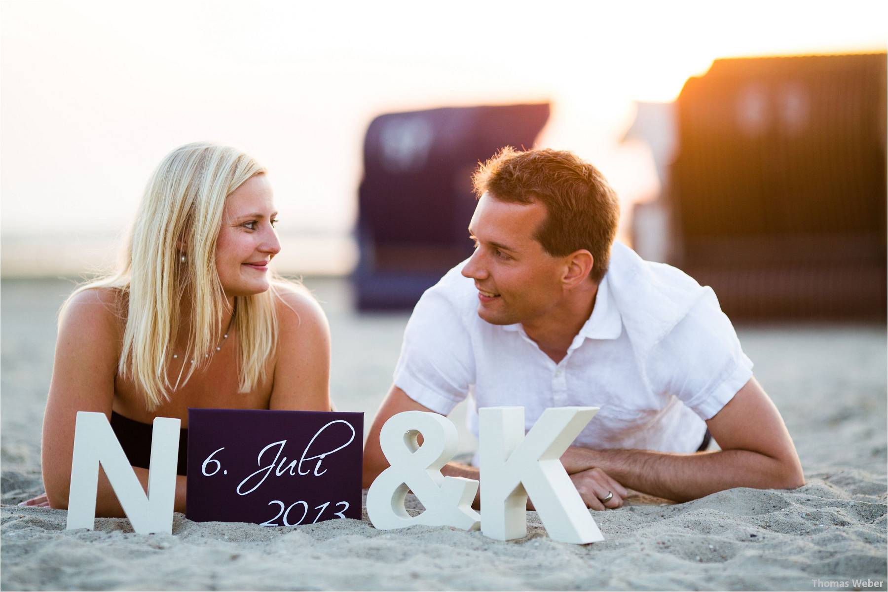 Hochzeitsfotograf Oldenburg: Engagement-Verlobungs-Paarfotos am Strand von Dangast/Varel an der Nordsee (10)