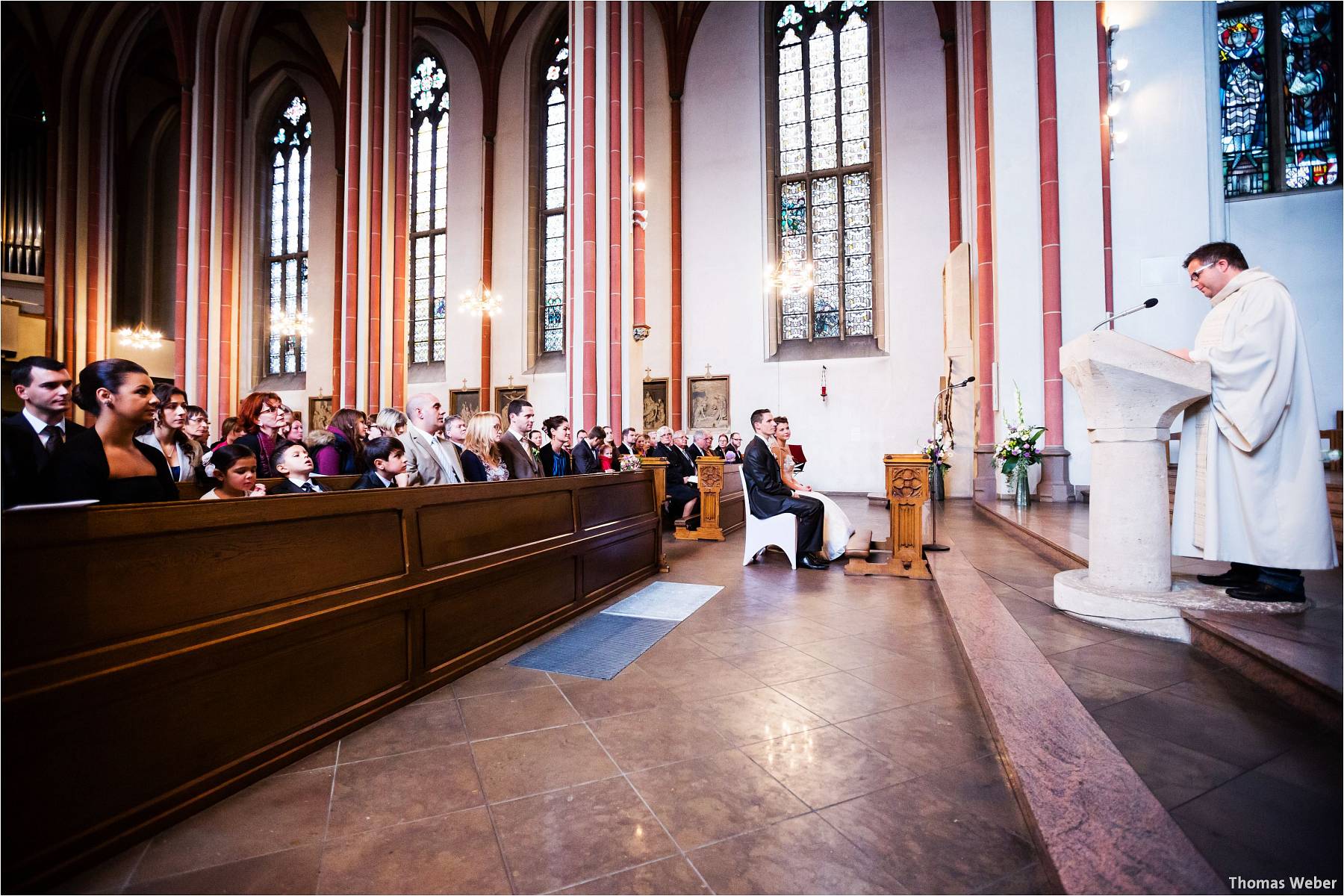 Hochzeitsfotograf Bremen: Kirchliche Trauung in der Propsteikirche St. Johann im Bremer Schnoor und Hochzeitsfeier bei Rogge Dünsen (6)