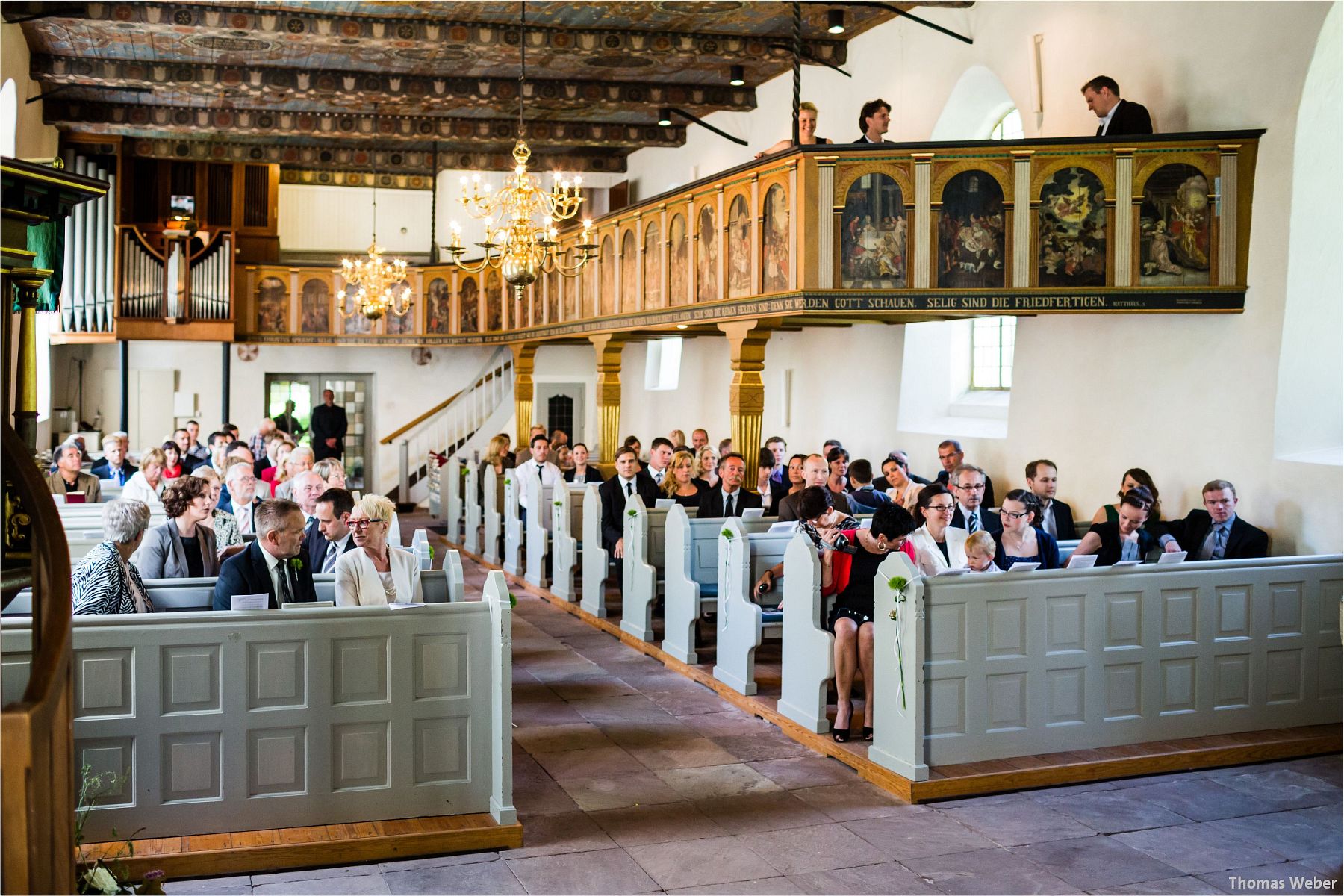 Hochzeitsfotograf Papenburg: Standesamtliche Trauung auf der Burg Kniphausen und Feier im Le Patron am Meer (26)