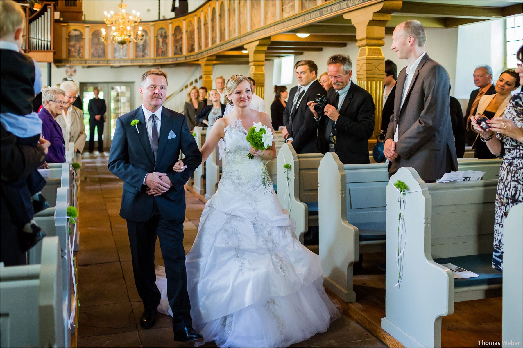 Hochzeitsfotograf Papenburg: Standesamtliche Trauung auf der Burg Kniphausen und Feier im Le Patron am Meer (30)