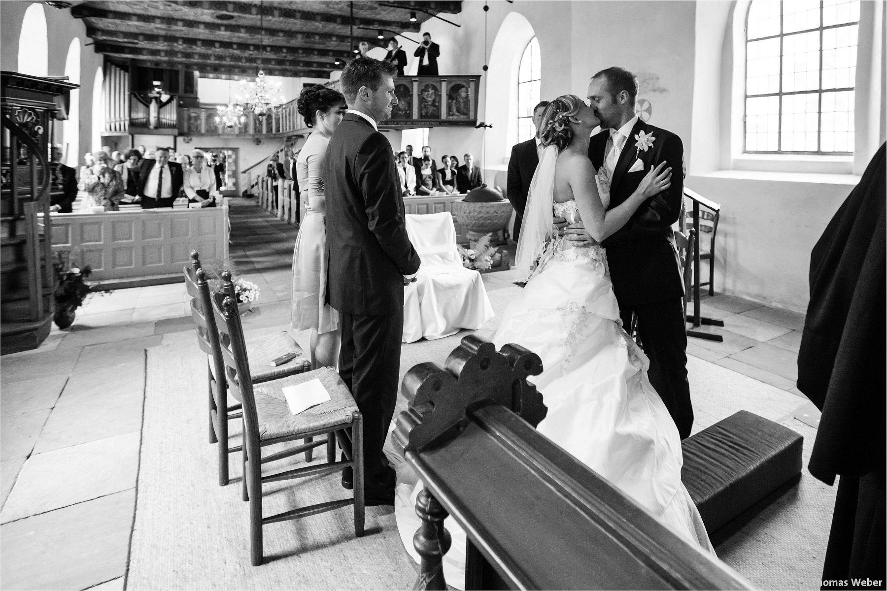 Hochzeitsfotograf Papenburg: Standesamtliche Trauung auf der Burg Kniphausen und Feier im Le Patron am Meer (46)