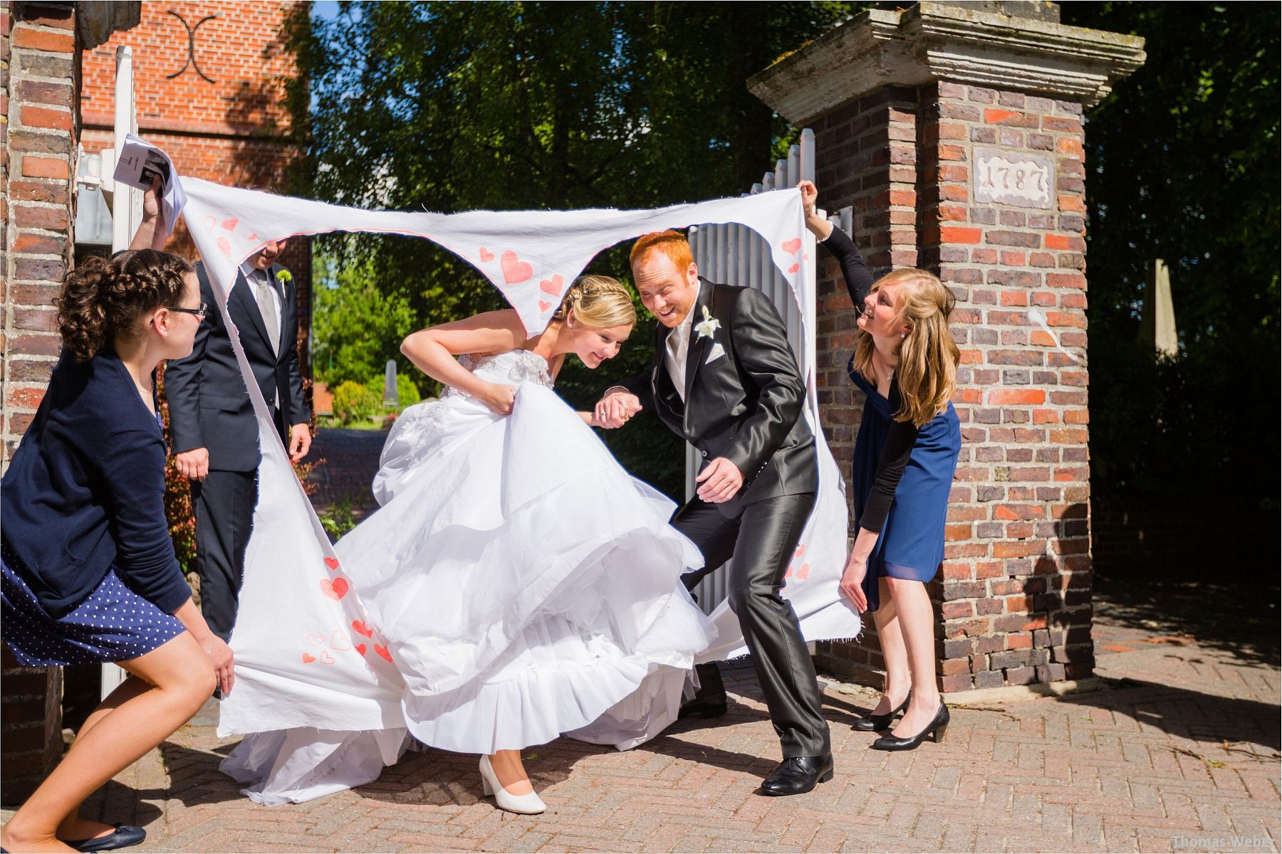 Hochzeitsfotograf Papenburg: Standesamtliche Trauung auf der Burg Kniphausen und Feier im Le Patron am Meer (48)