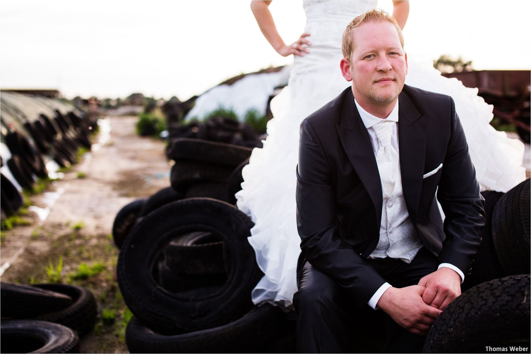 Hochzeitsfotograf Oldenburg: Hochzeitsportraits bei einem After Wedding Shooting am Nordsee-Strand von Dangast/Varel bei Sonnenuntergang (8)