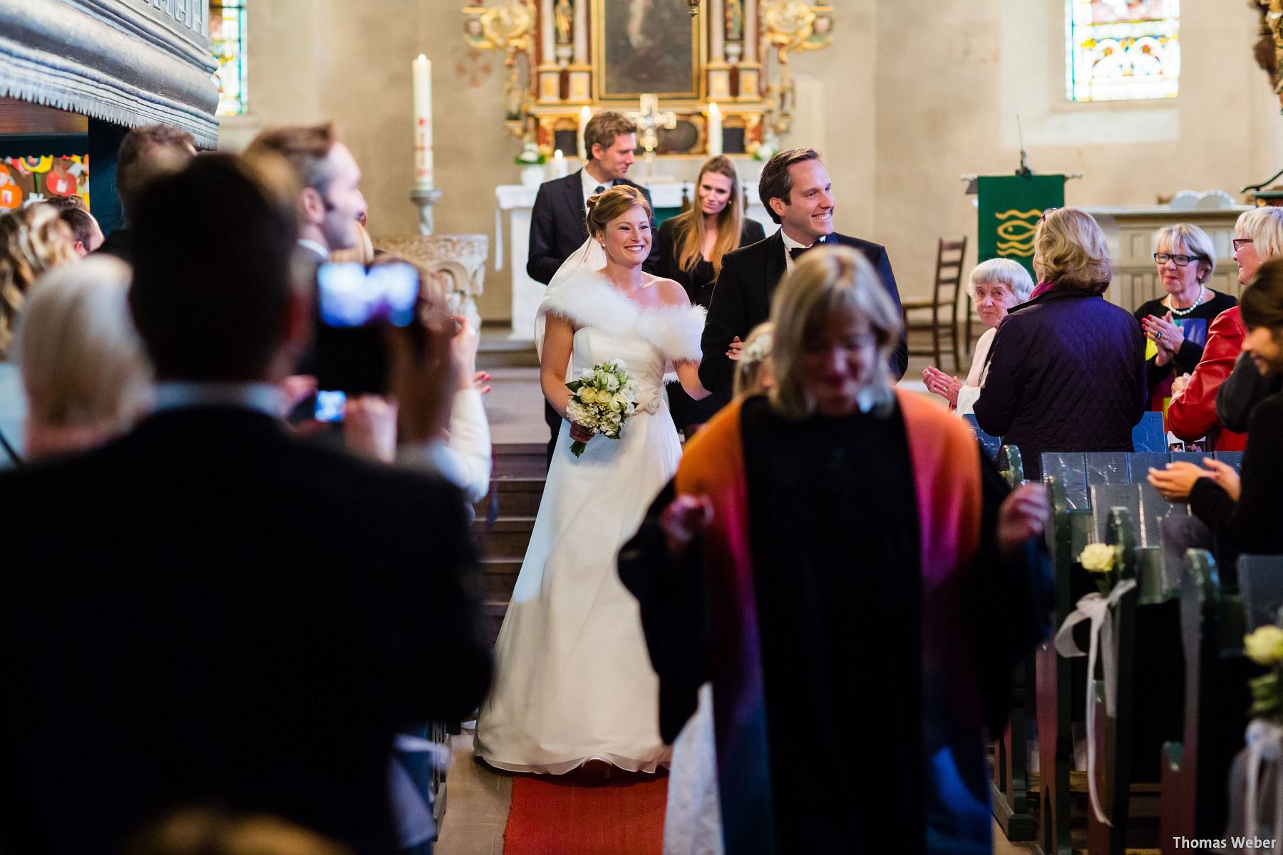 Hochzeitsfotograf Rastede: Kirchliche Trauung in der St. Ulrichs Kirche Rastede und Hochzeitsfeier in der Eventscheune St Georg Rastede mit dem Catering von Michael Niebuhr aus Oldenburg (31)