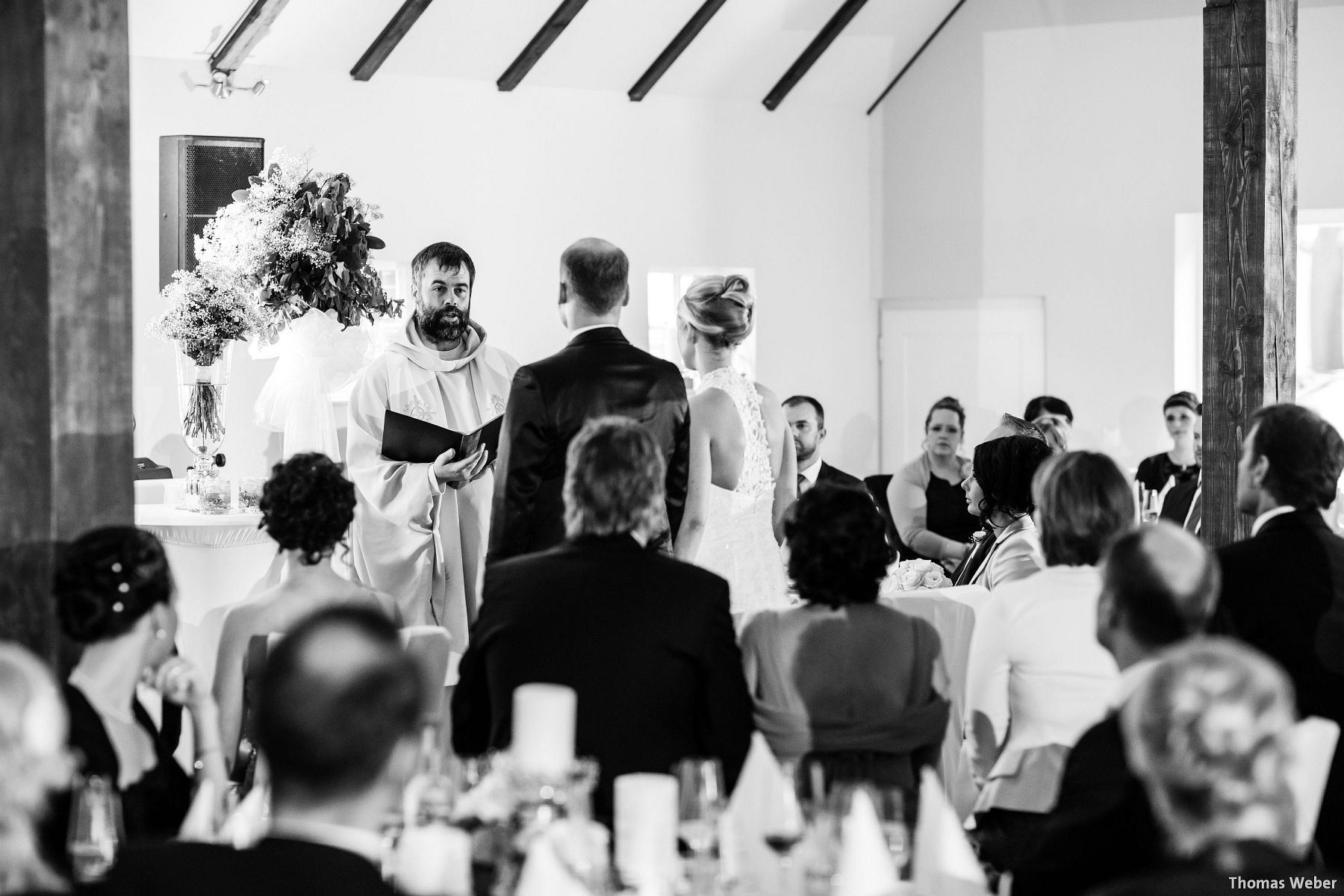 Hochzeitsfotograf Oldenburg: Hochzeit in der Eventscheune St. Georg in Rastede (53)