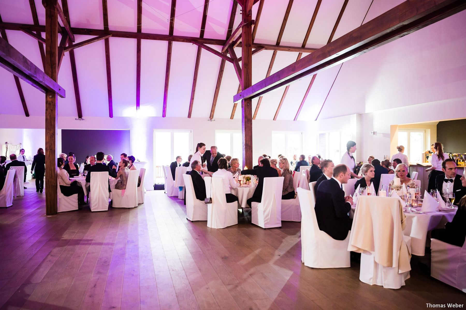 Hochzeitsfotograf Oldenburg: Hochzeit in der Eventscheune St. Georg in Rastede (63)