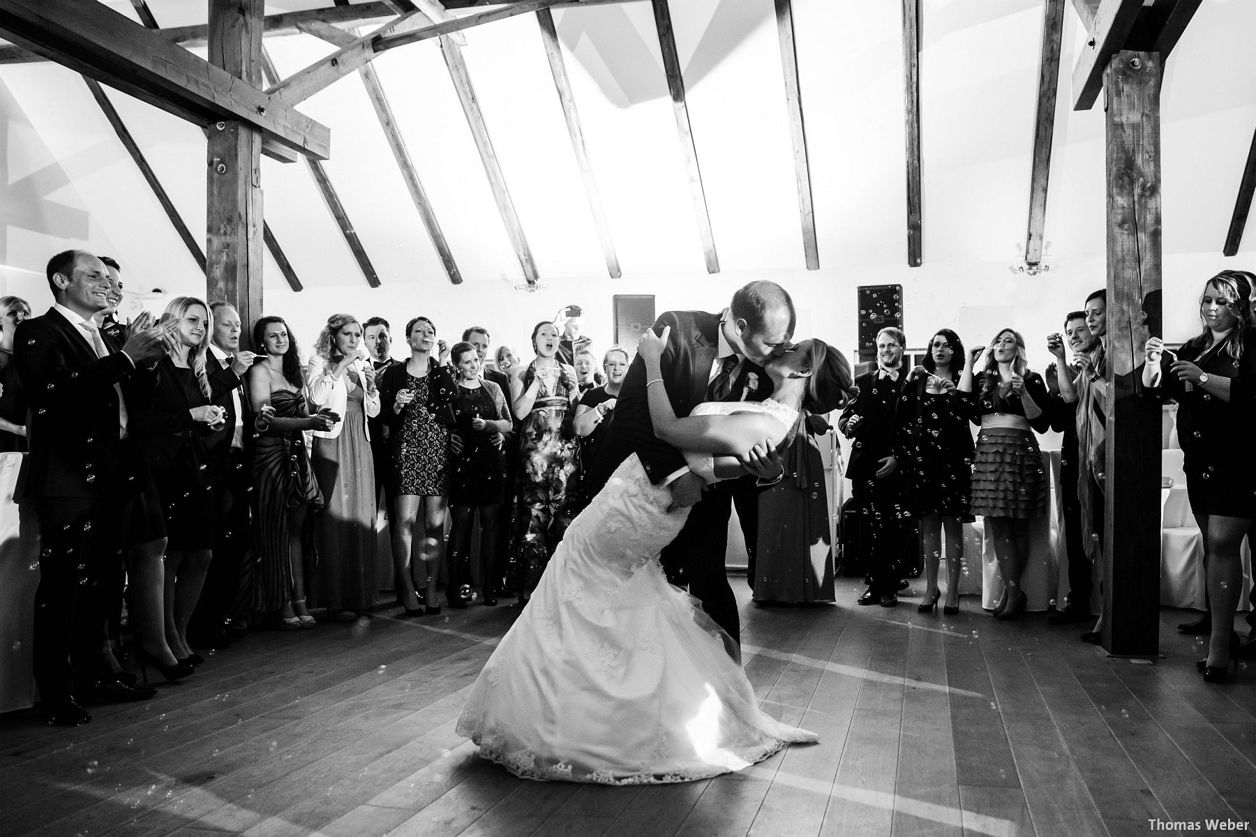 Hochzeitsfotograf Oldenburg: Hochzeit in der Eventscheune St. Georg in Rastede (80)