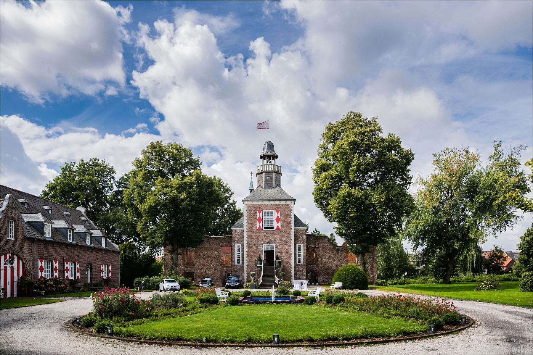 Hochzeitsfotograf Thomas Weber für eine freie Trauung und Hochzeitsfeier in der Schlossruine Hertefeld in Weeze