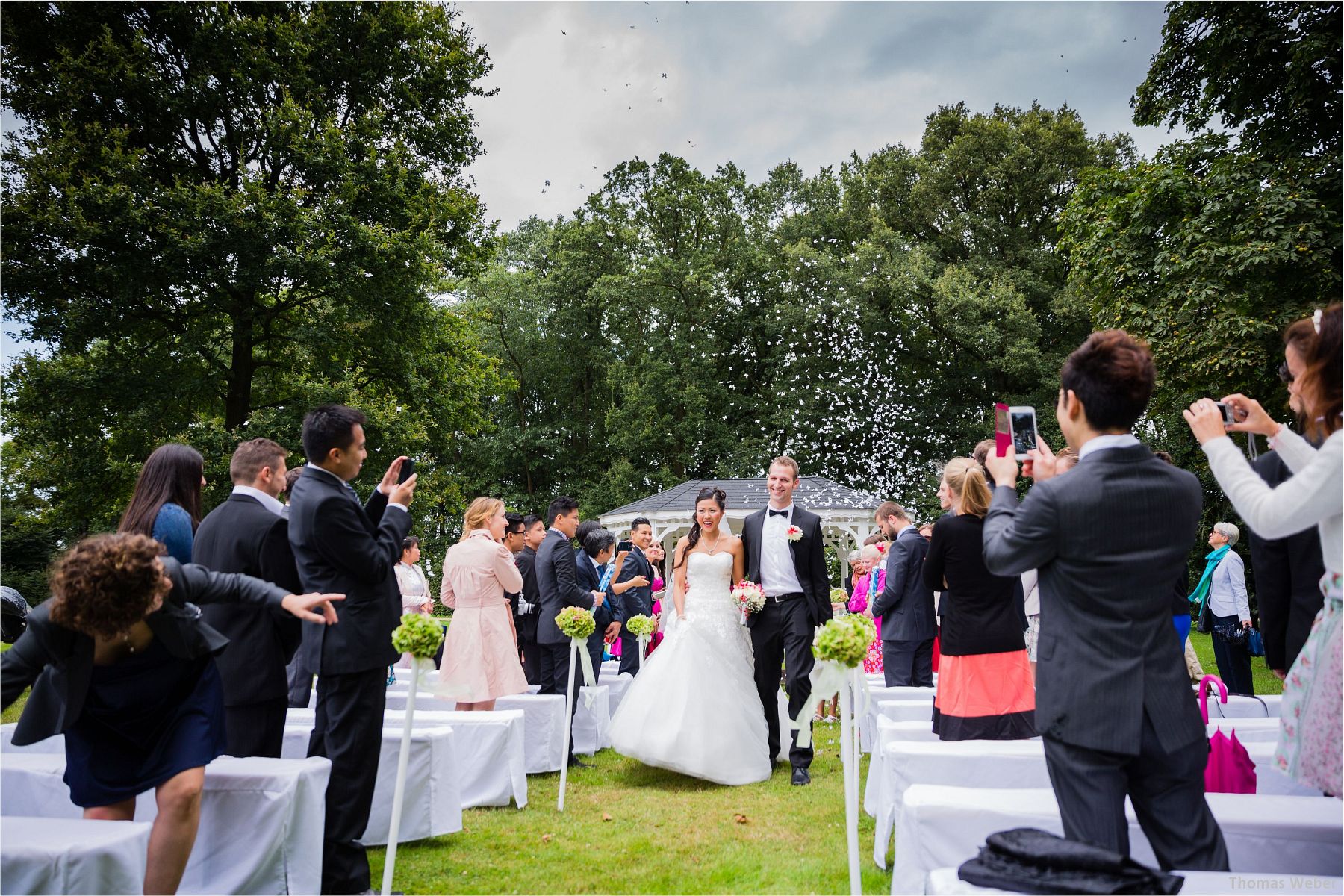 Hochzeitsfotograf Thomas Weber für eine freie Trauung und Hochzeitsfeier in der Schlossruine Hertefeld in Weeze