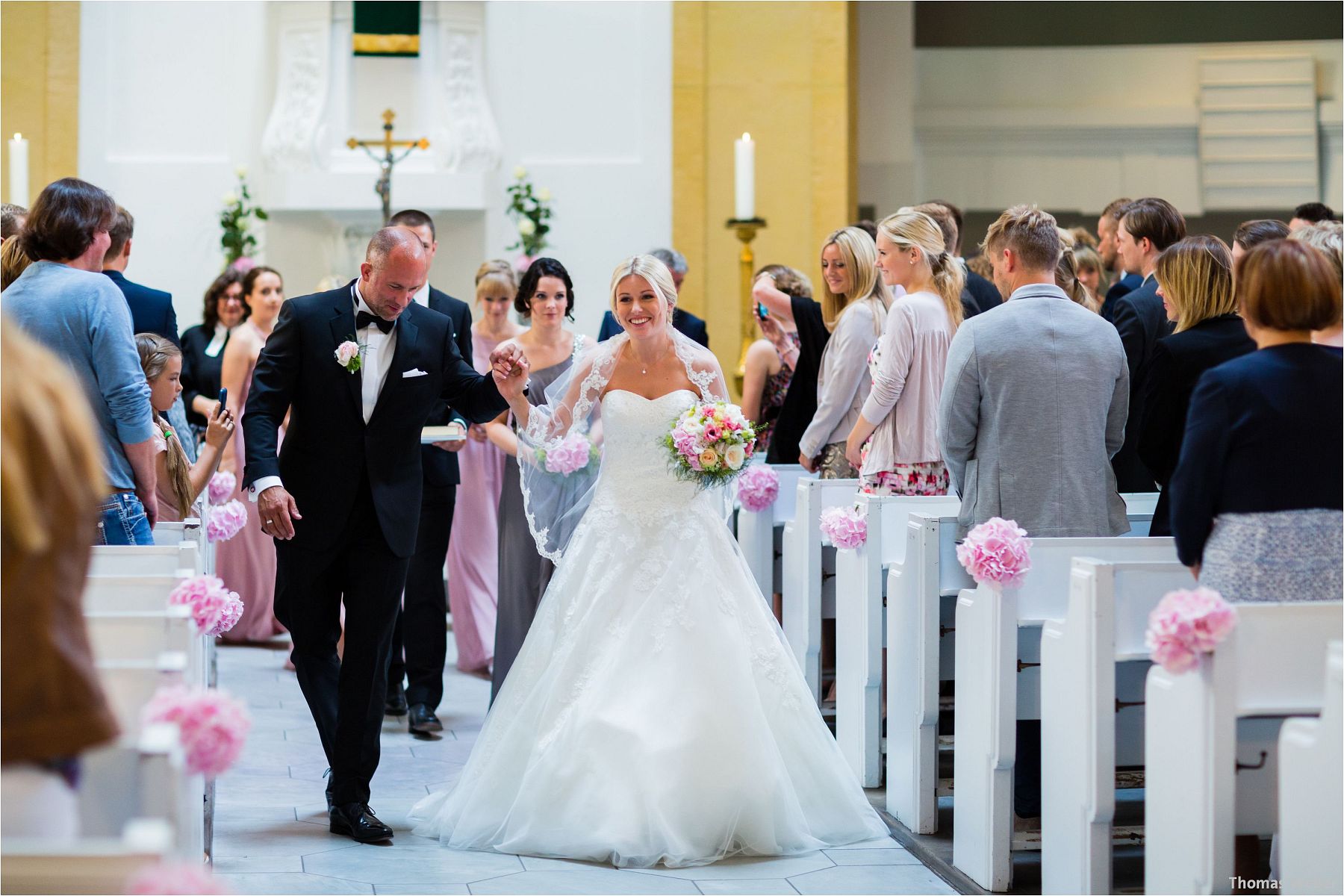 Hochzeitsfotograf Thomas Weber aus Oldenburg: Hochzeitsreportage und Hochzeitsfotos der standesamtlichen Trauung im Schloss Oldenburg, kirchlichen Hochzeit in der Lambertikirche Oldenburg und Hochzeitsfeier auf dem Gut Horn Gristede