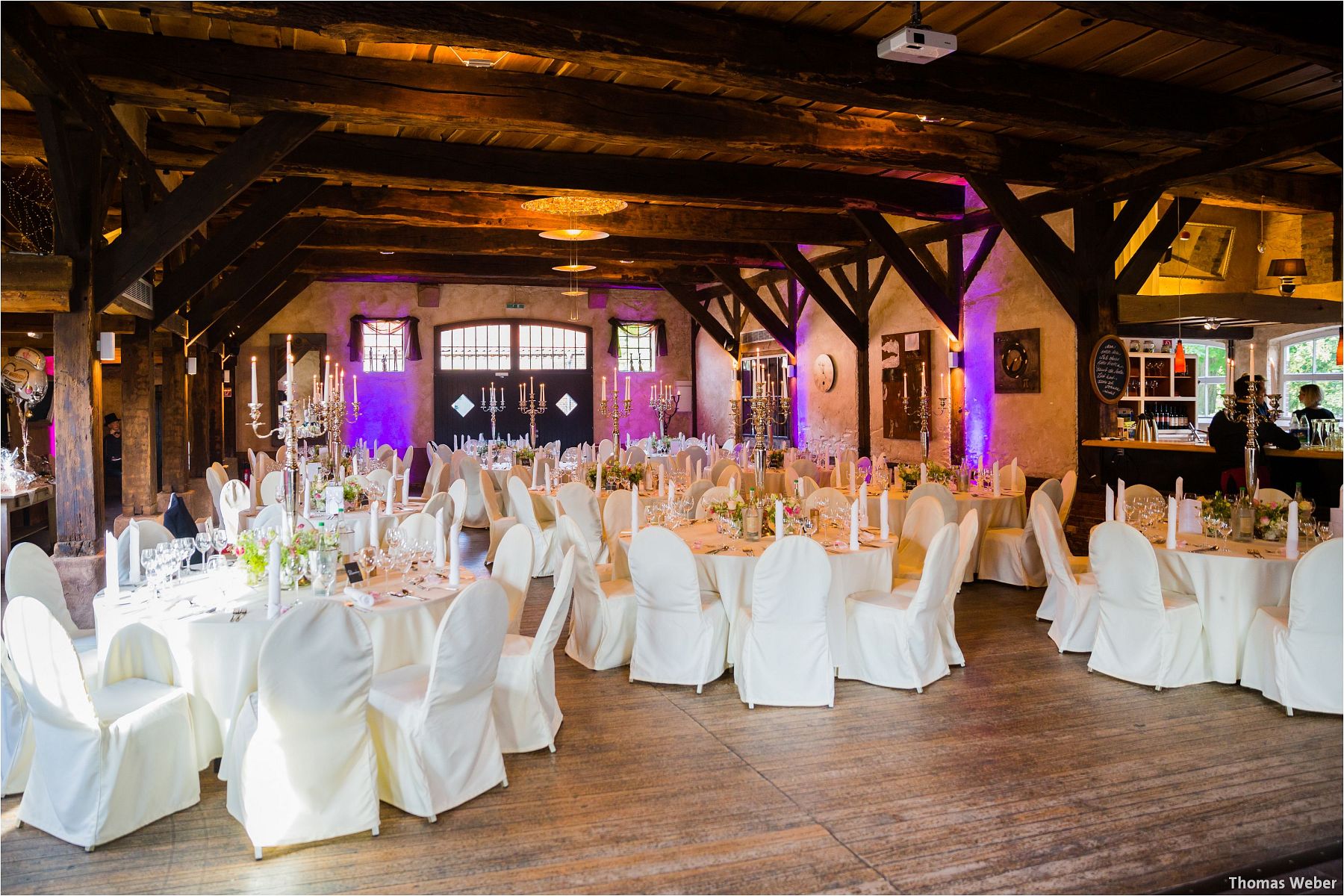 Hochzeitsfotograf Thomas Weber aus Oldenburg: Hochzeitsreportage und Hochzeitsfotos der standesamtlichen Trauung im Schloss Oldenburg, kirchlichen Hochzeit in der Lambertikirche Oldenburg und Hochzeitsfeier auf dem Gut Horn Gristede