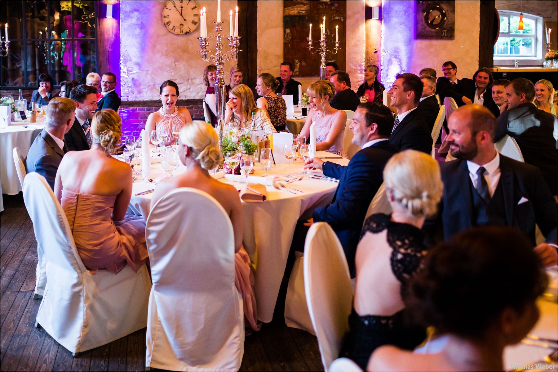 Hochzeitsfotograf Thomas Weber aus Oldenburg: Hochzeitsreportage und Hochzeitsfotos der standesamtlichen Trauung im Schloss Oldenburg, kirchlichen Hochzeit in der Lambertikirche Oldenburg und Hochzeitsfeier auf dem Gut Horn Gristede