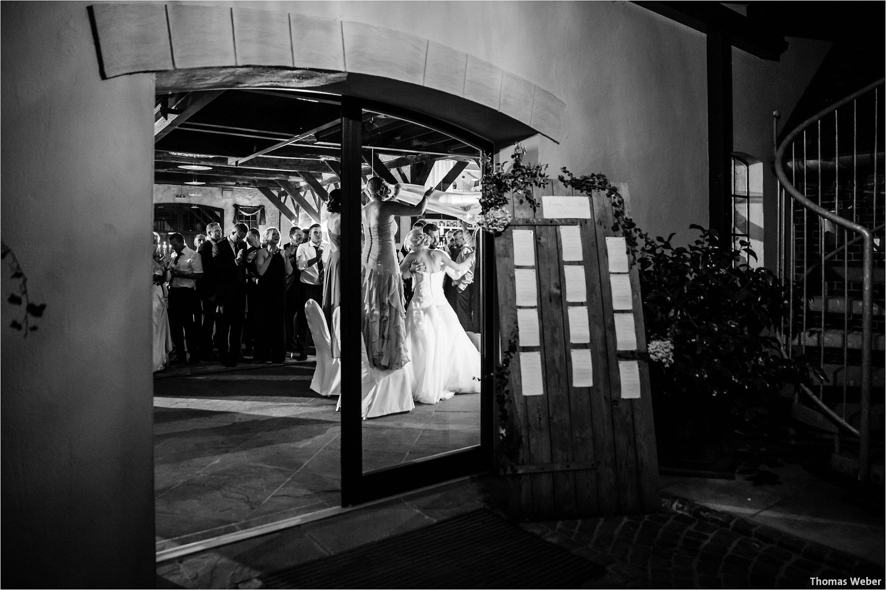 Hochzeitsfotograf Thomas Weber aus Oldenburg: Hochzeitsreportage und Hochzeitsfotos der standesamtlichen Trauung im Schloss Oldenburg, kirchlichen Hochzeit in der Lambertikirche Oldenburg und Hochzeitsfeier auf dem Gut Horn Gristede