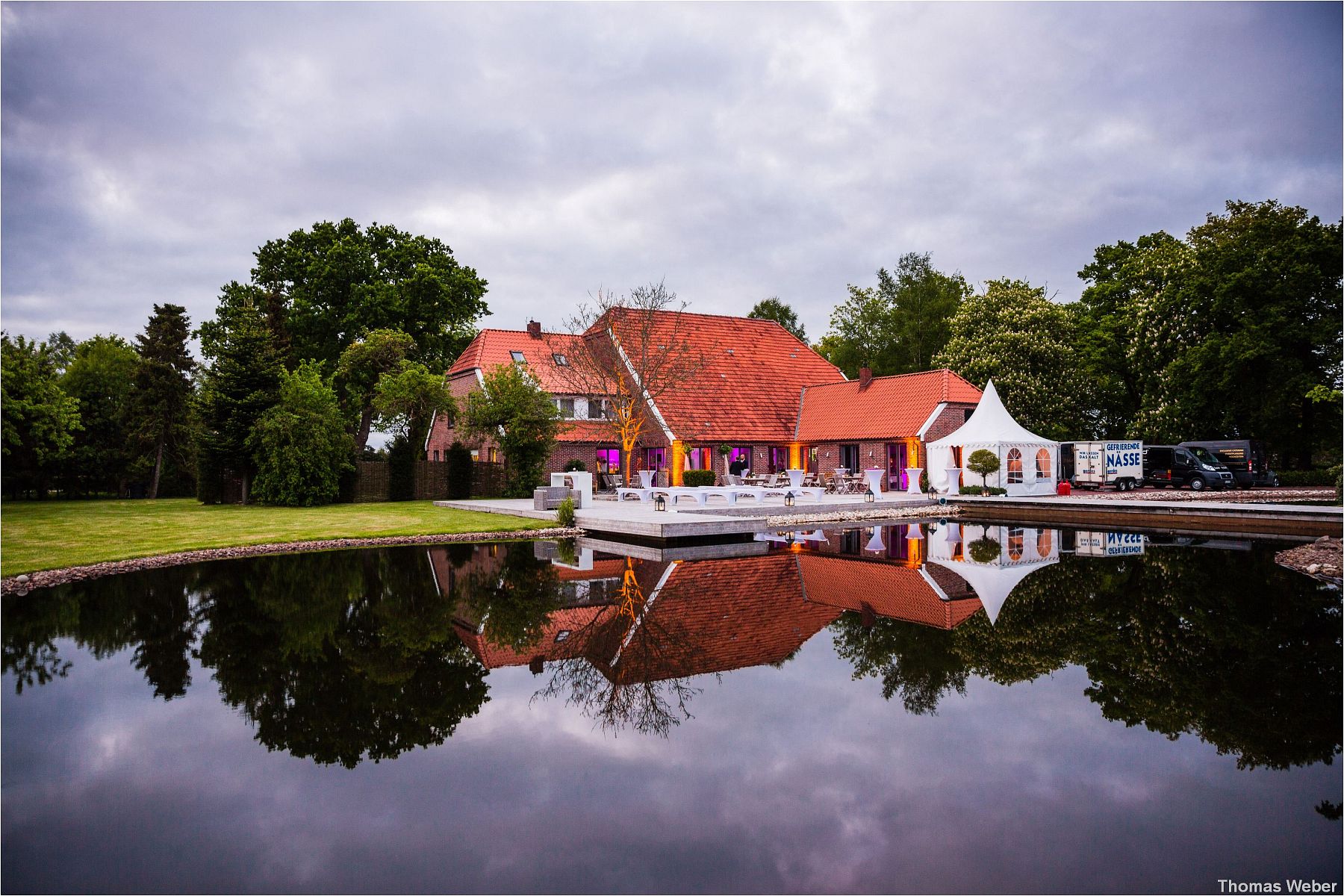 Hochzeit im Standesamt am Pferdemarkt in Oldenburg und freie Trauung in der Eventscheune St. Georg Rastede, Hochzeitsfotograf Oldenburg, Thomas Weber