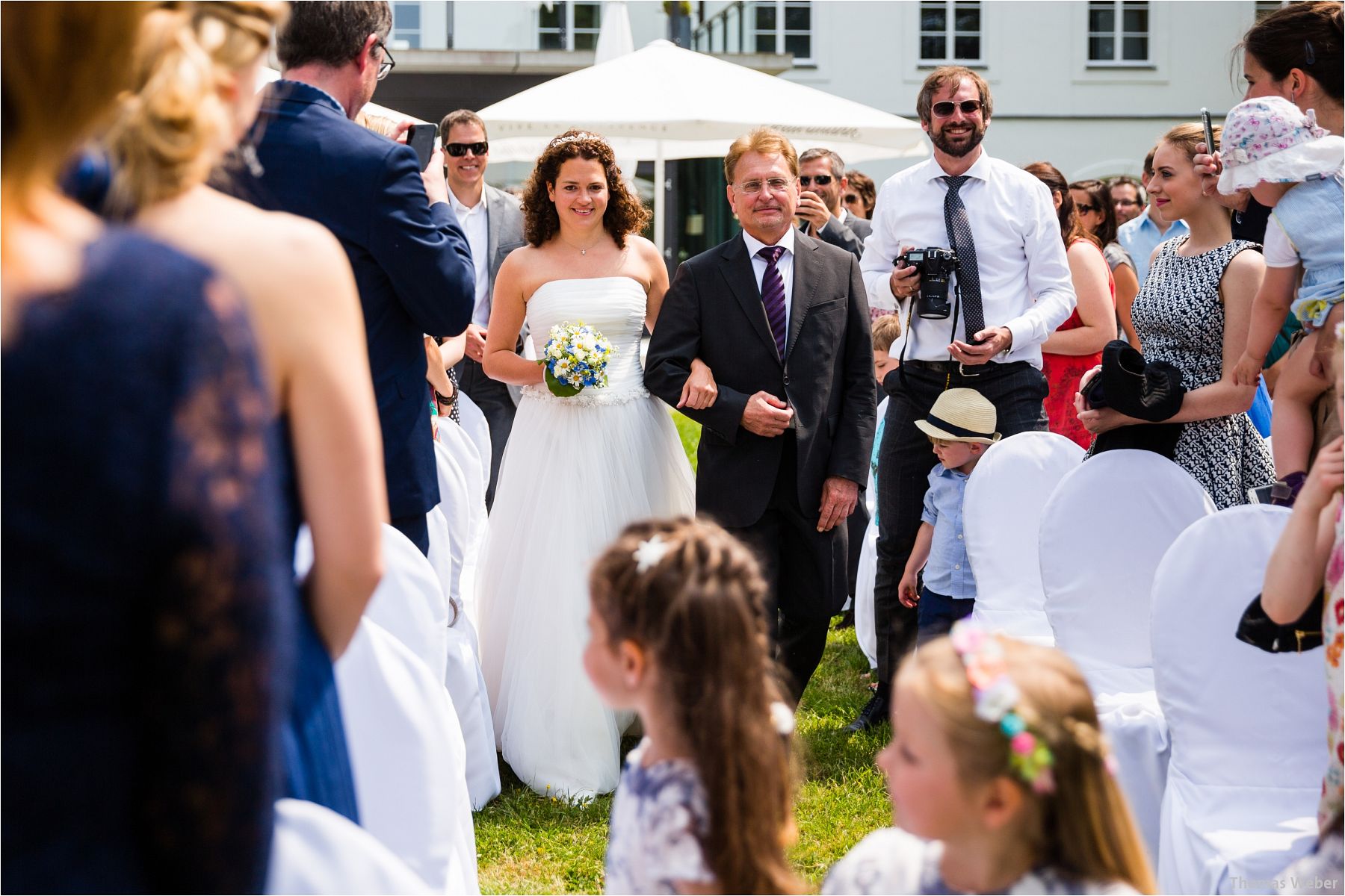 Hochzeitsfotograf Thomas Weber aus Oldenburg: Wunderschöne Hochzeit auf Schlossgut Groß Schwansee an der Ostsee