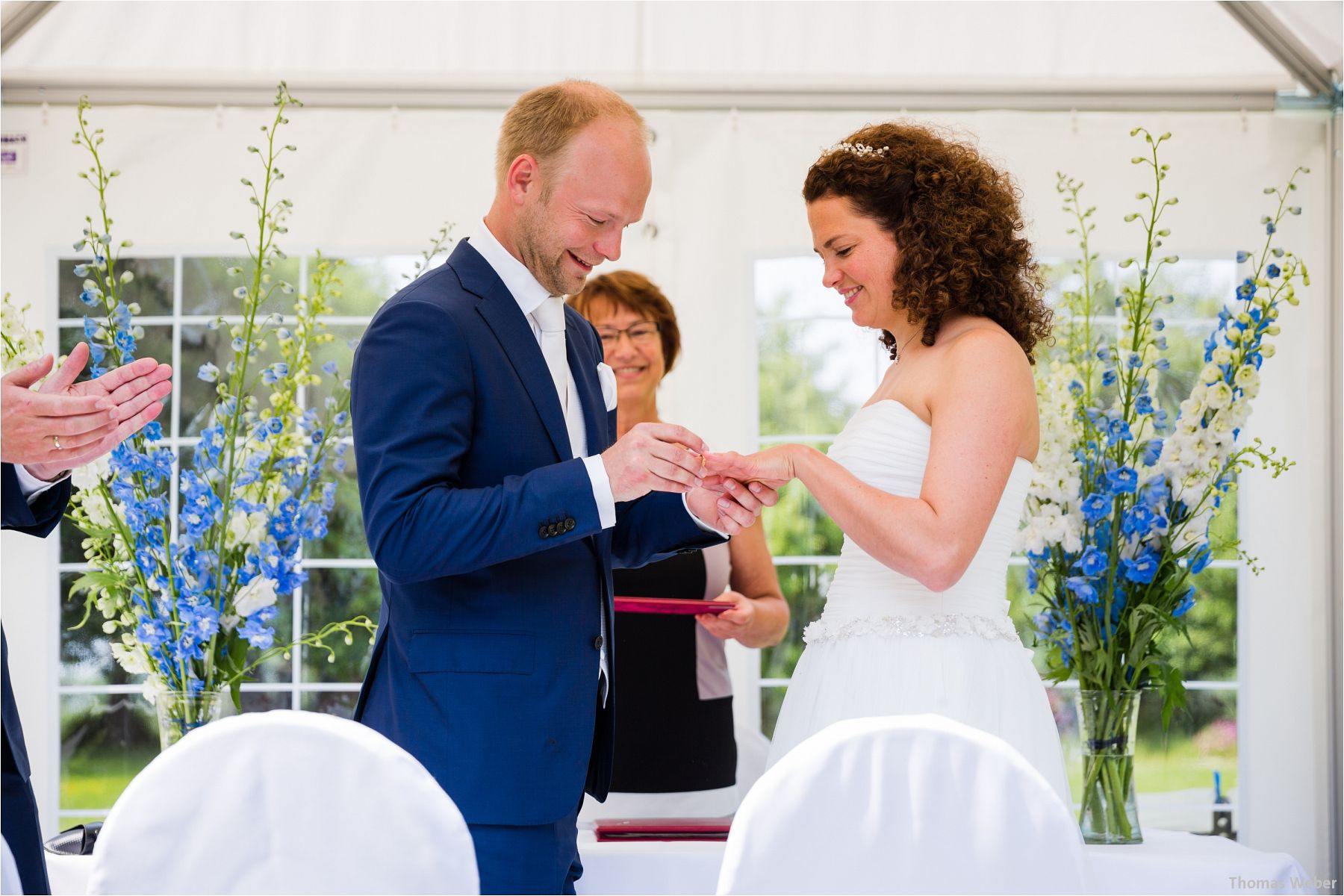 Hochzeitsfotograf Thomas Weber aus Oldenburg: Wunderschöne Hochzeit auf Schlossgut Groß Schwansee an der Ostsee