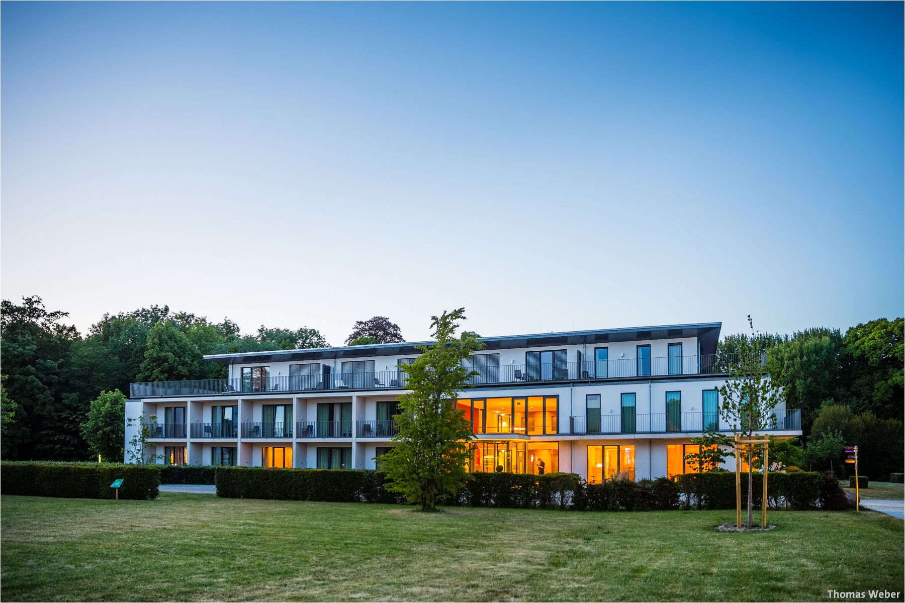 Hochzeitsfotograf Thomas Weber aus Oldenburg: Wunderschöne Hochzeit auf Schlossgut Groß Schwansee an der Ostsee