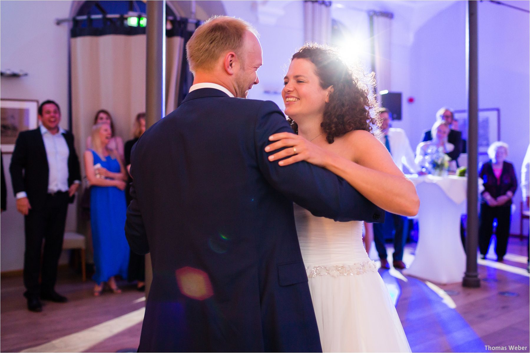 Hochzeitsfotograf Thomas Weber aus Oldenburg: Wunderschöne Hochzeit auf Schlossgut Groß Schwansee an der Ostsee