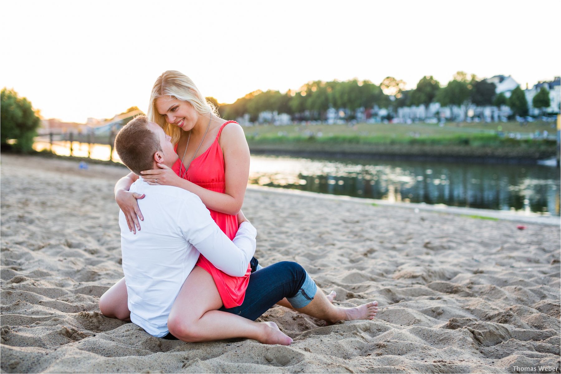 Hochzeitsfotograf Thomas Weber aus Oldenburg: Engagement-Fotos und Paarfotos eines angehenden Hochzeitspaares