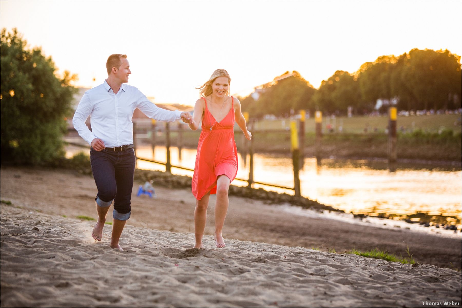 Hochzeitsfotograf Thomas Weber aus Oldenburg: Engagement-Fotos und Paarfotos eines angehenden Hochzeitspaares