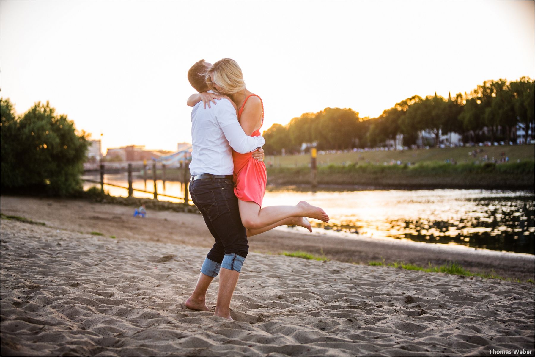 Hochzeitsfotograf Thomas Weber aus Oldenburg: Engagement-Fotos und Paarfotos eines angehenden Hochzeitspaares