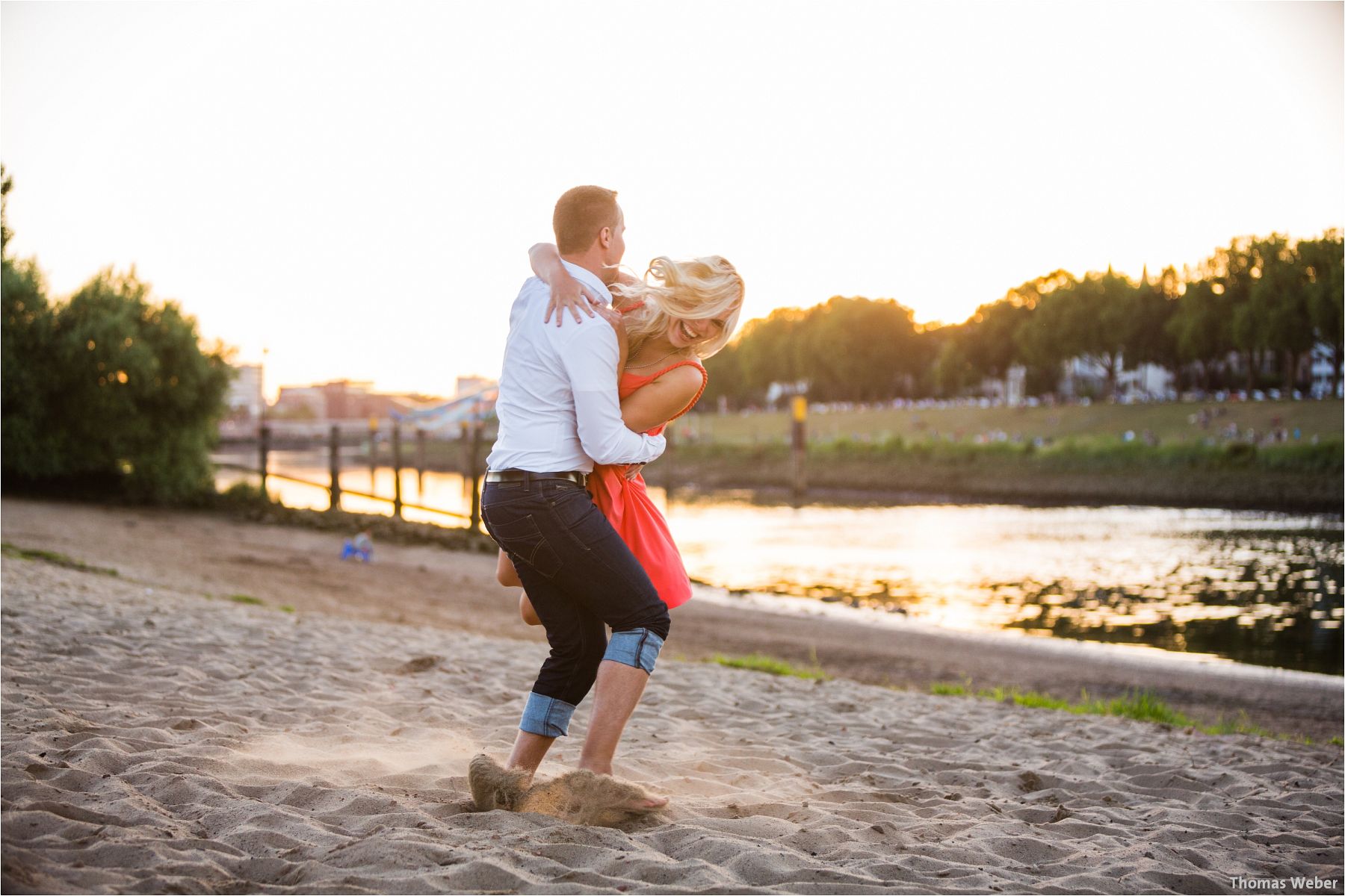 Hochzeitsfotograf Thomas Weber aus Oldenburg: Engagement-Fotos und Paarfotos eines angehenden Hochzeitspaares