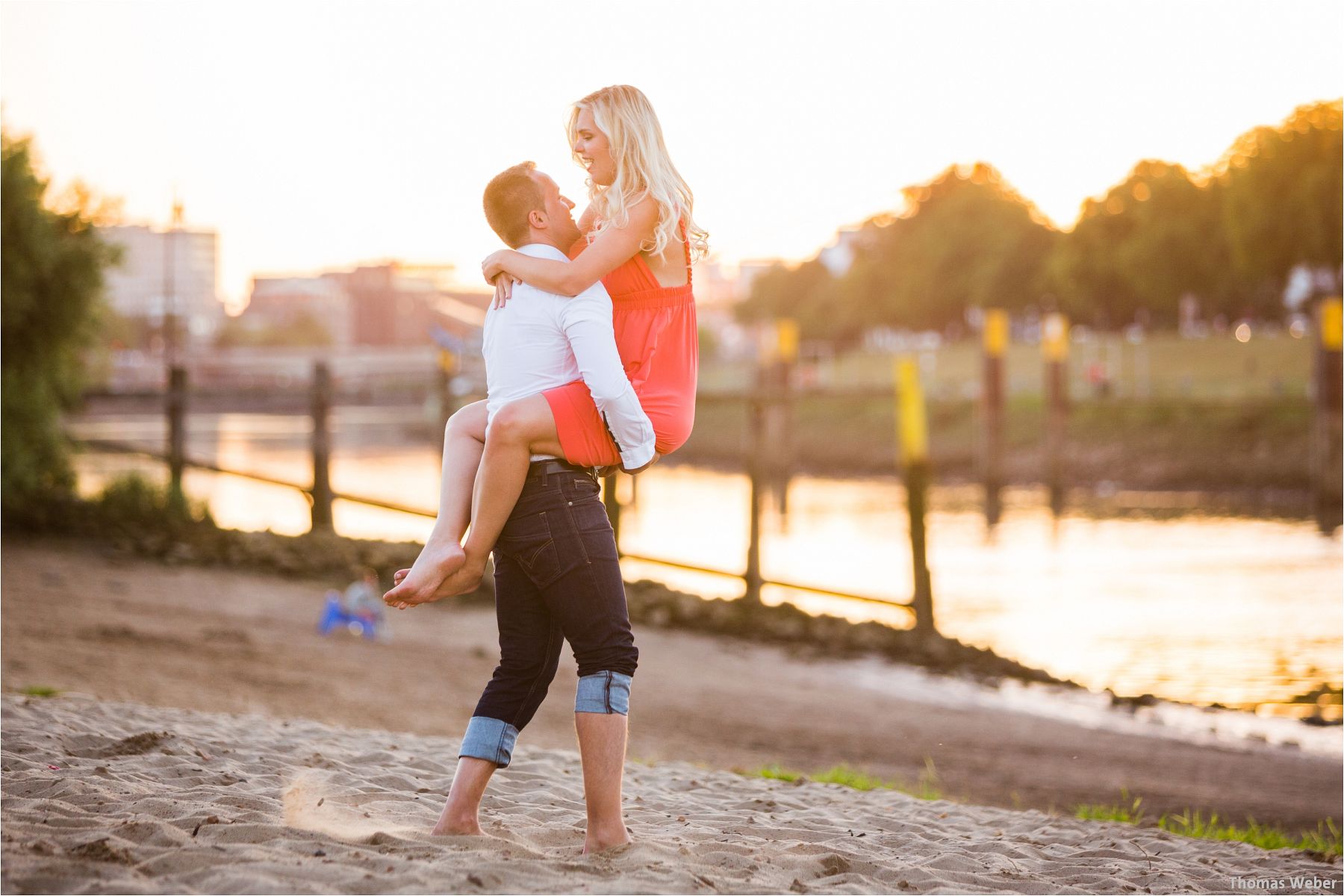 Hochzeitsfotograf Thomas Weber aus Oldenburg: Engagement-Fotos und Paarfotos eines angehenden Hochzeitspaares