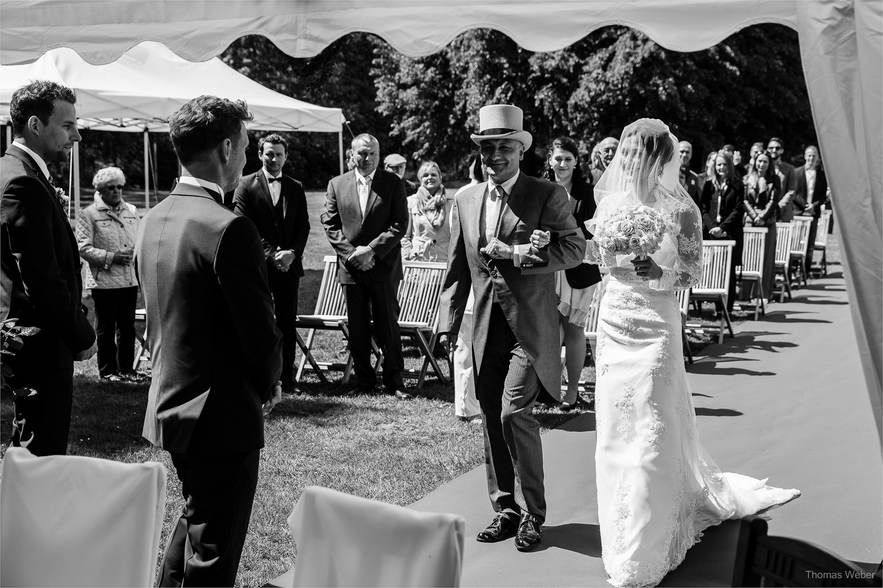 Hochzeit auf dem Gut Sandheide und Hochzeitsfeier in der Eventscheune St. Georg in Rastede, Hochzeitsfotograf Thomas Weber aus Oldenburg