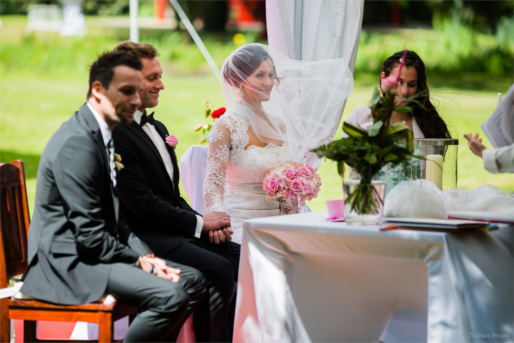 Hochzeit auf dem Gut Sandheide und Hochzeitsfeier in der Eventscheune St. Georg in Rastede, Hochzeitsfotograf Thomas Weber aus Oldenburg