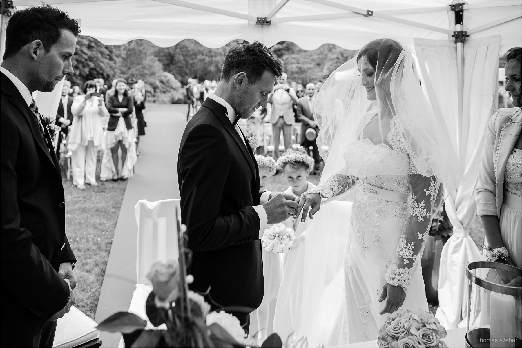 Hochzeit auf dem Gut Sandheide und Hochzeitsfeier in der Eventscheune St. Georg in Rastede, Hochzeitsfotograf Thomas Weber aus Oldenburg