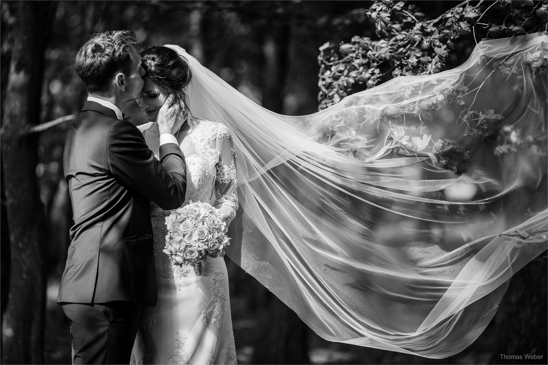 Hochzeit auf dem Gut Sandheide und Hochzeitsfeier in der Eventscheune St. Georg in Rastede, Hochzeitsfotograf Thomas Weber aus Oldenburg