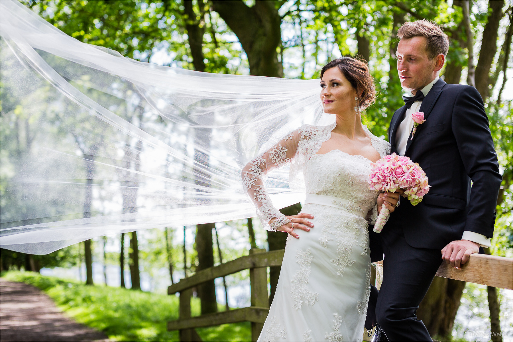 Hochzeit auf dem Gut Sandheide und Hochzeitsfeier in der Eventscheune St. Georg in Rastede, Hochzeitsfotograf Thomas Weber aus Oldenburg