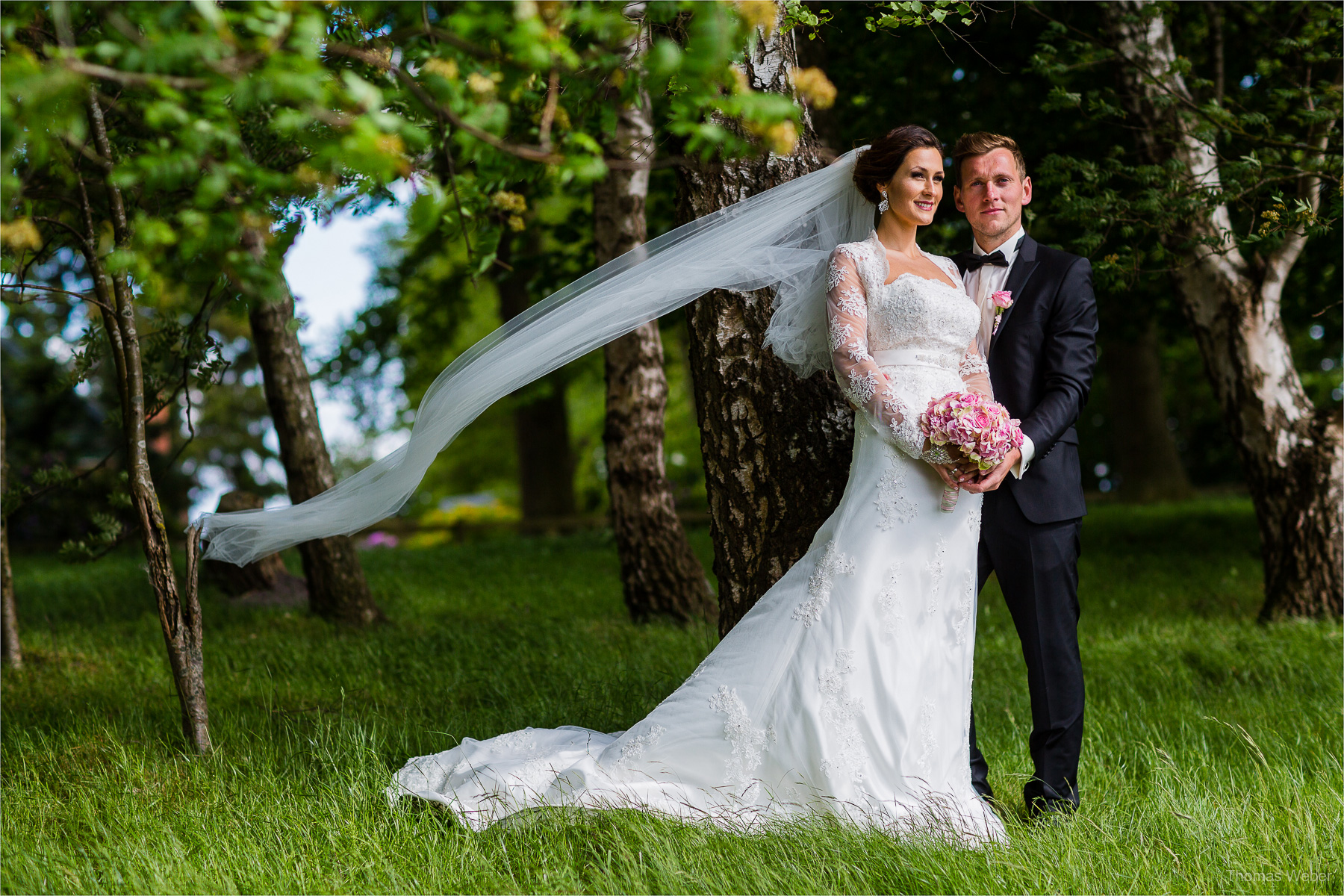 Hochzeit auf dem Gut Sandheide und Hochzeitsfeier in der Eventscheune St. Georg in Rastede, Hochzeitsfotograf Thomas Weber aus Oldenburg