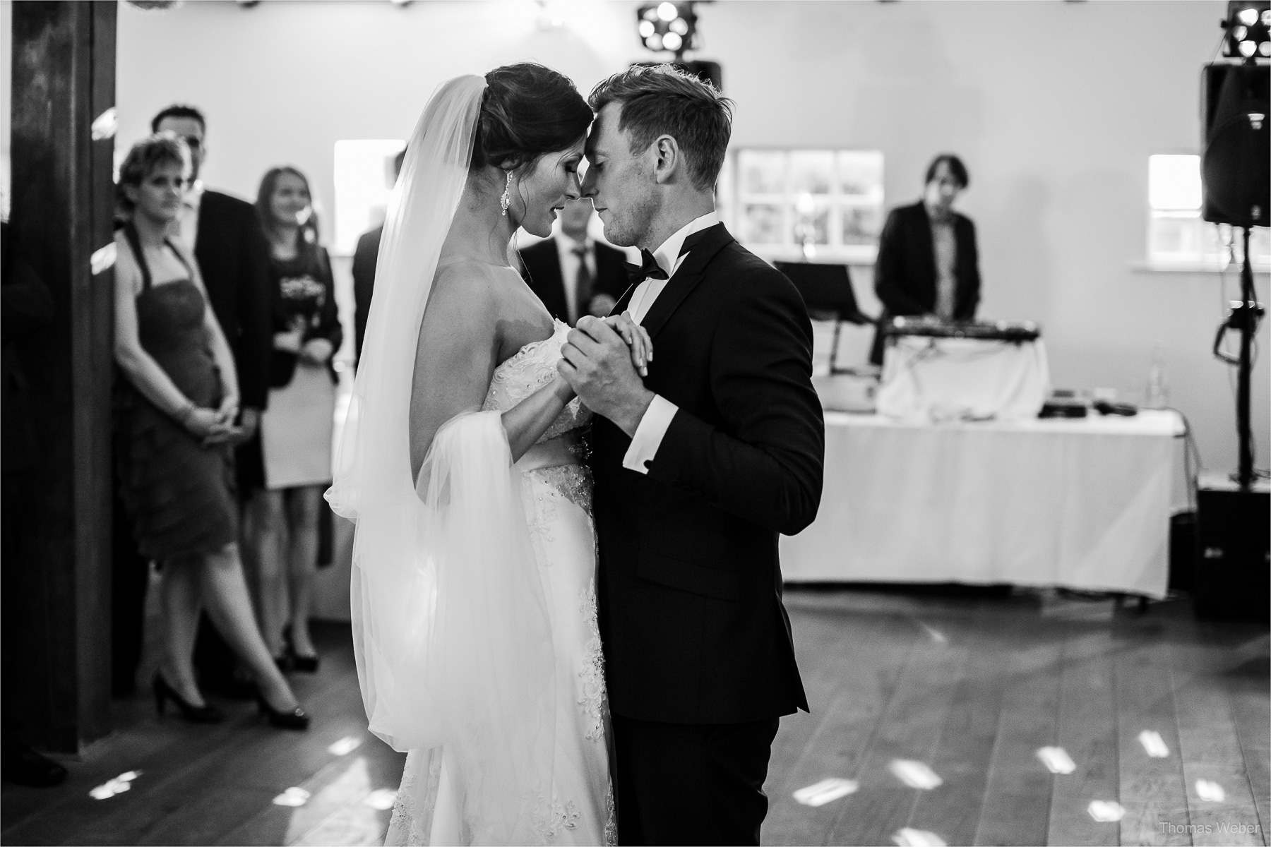 Hochzeit auf dem Gut Sandheide und Hochzeitsfeier in der Eventscheune St. Georg in Rastede, Hochzeitsfotograf Thomas Weber aus Oldenburg