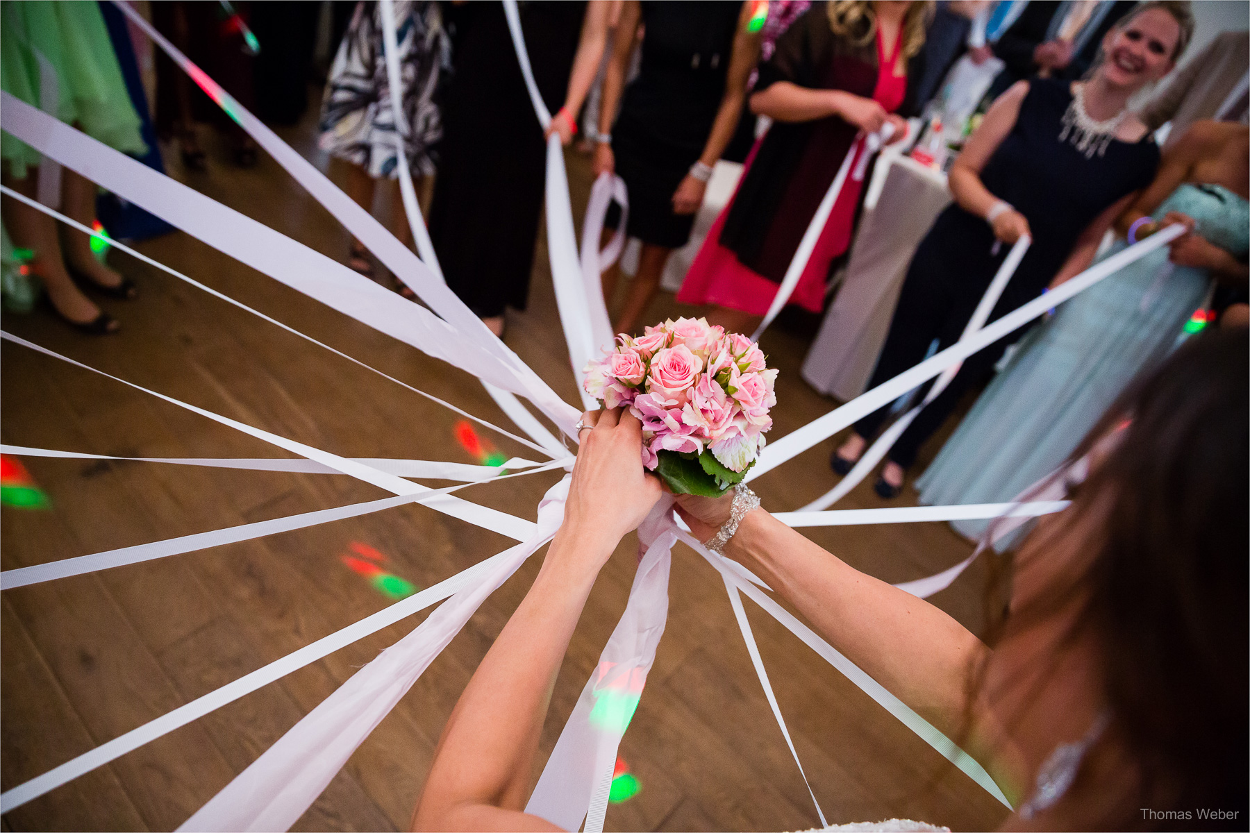 Hochzeit auf dem Gut Sandheide und Hochzeitsfeier in der Eventscheune St. Georg in Rastede, Hochzeitsfotograf Thomas Weber aus Oldenburg