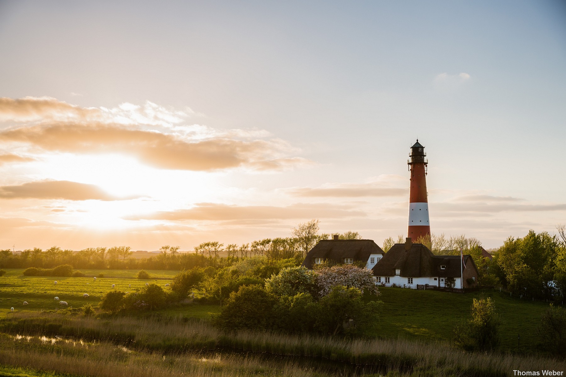 Standesamtliche Hochzeit auf dem Leuchtturm der Insel Pellworm, Hochzeitsfotograf Thomas Weber