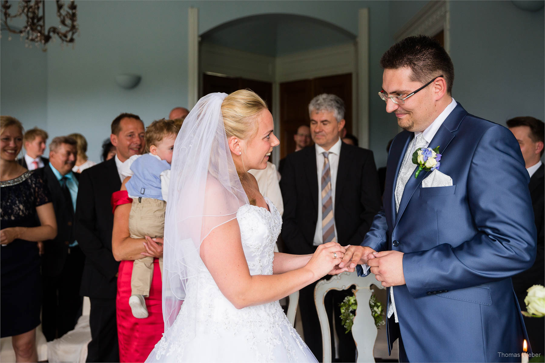 Hochzeitsfotograf bei einer Hochzeit auf Schloss Gamehl an der Ostsee: Die standesamtliche Trauung