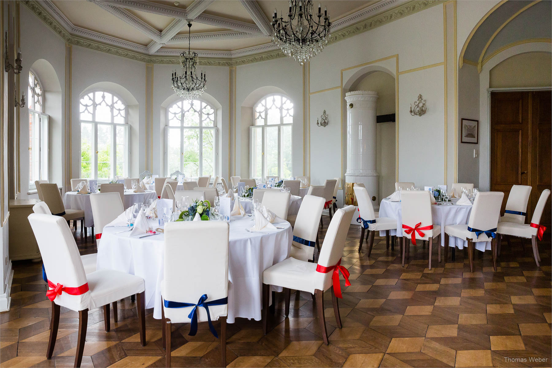 Hochzeitsfotograf bei einer Hochzeit auf Schloss Gamehl an der Ostsee: Hochzeitsessen und Hochzeitsfeier