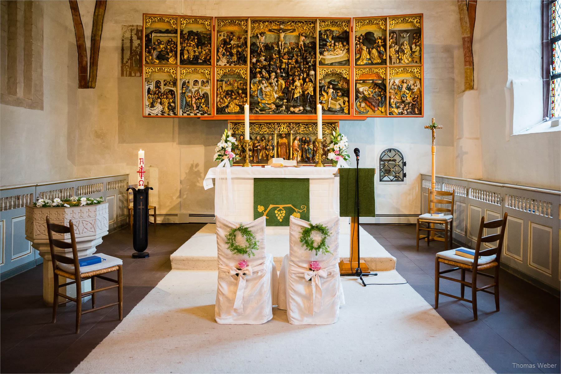 Kirchliche Trauung in der St.-Johannes-Kirche in Bad Zwischenahn, Hochzeitsfotograf Oldenburg, Thomas Weber