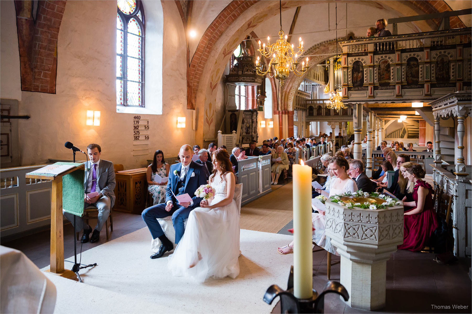 Kirchliche Trauung in der St.-Johannes-Kirche in Bad Zwischenahn, Hochzeitsfotograf Oldenburg, Thomas Weber