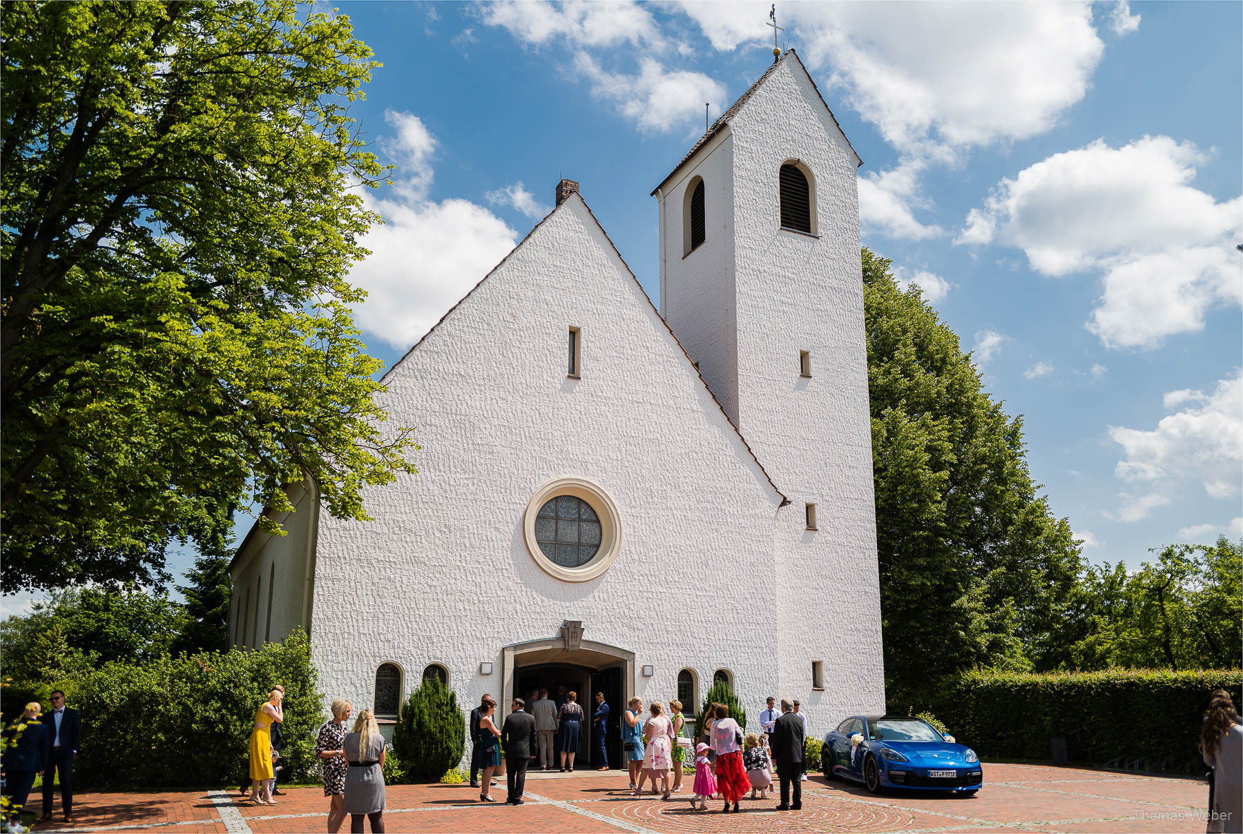 Kirche St. Marien in Rastede, Kirchliche Hochzeit in Rastede und Hochzeitsfeier in der Scheune St. Georg Rastede, Hochzeitsfotograf Thomas Weber aus Oldenburg