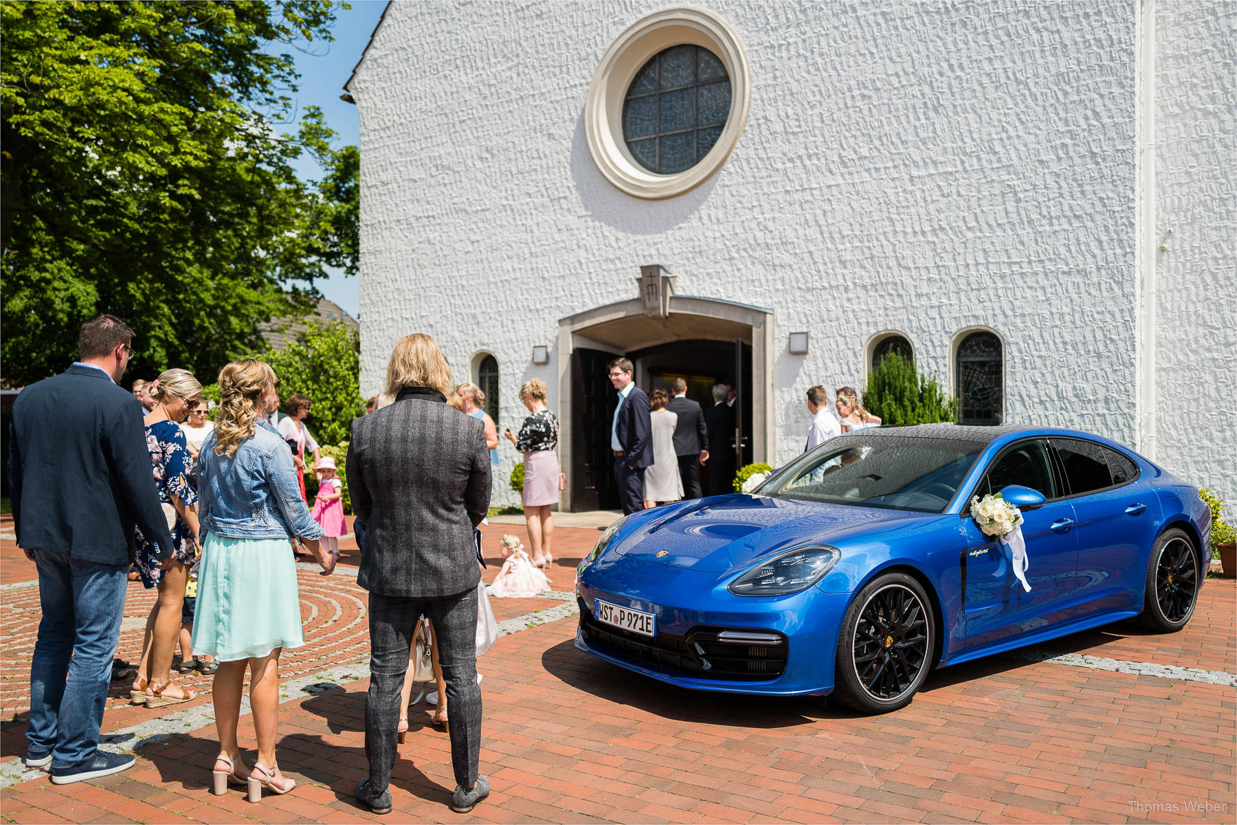 Kirche St. Marien in Rastede, Kirchliche Hochzeit in Rastede und Hochzeitsfeier in der Scheune St. Georg Rastede, Hochzeitsfotograf Thomas Weber aus Oldenburg