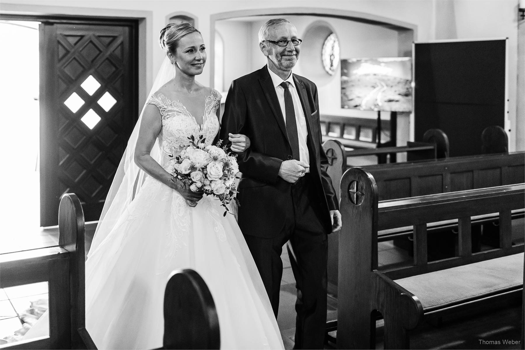 Kirchliche Hochzeit in Rastede und Hochzeitsfeier in der Scheune St. Georg Rastede, Hochzeitsfotograf Thomas Weber aus Oldenburg