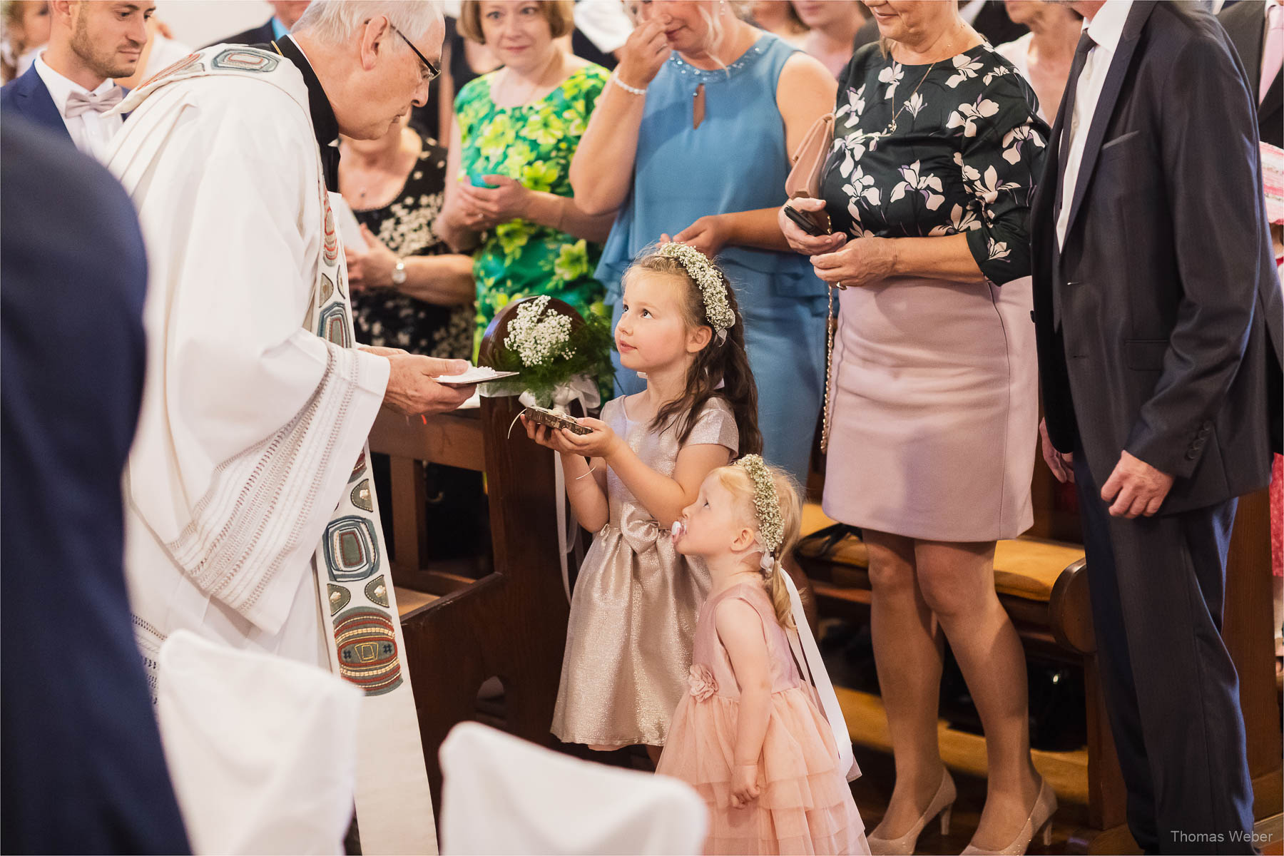 Kirchliche Hochzeit in Rastede und Hochzeitsfeier in der Scheune St. Georg Rastede, Hochzeitsfotograf Thomas Weber aus Oldenburg