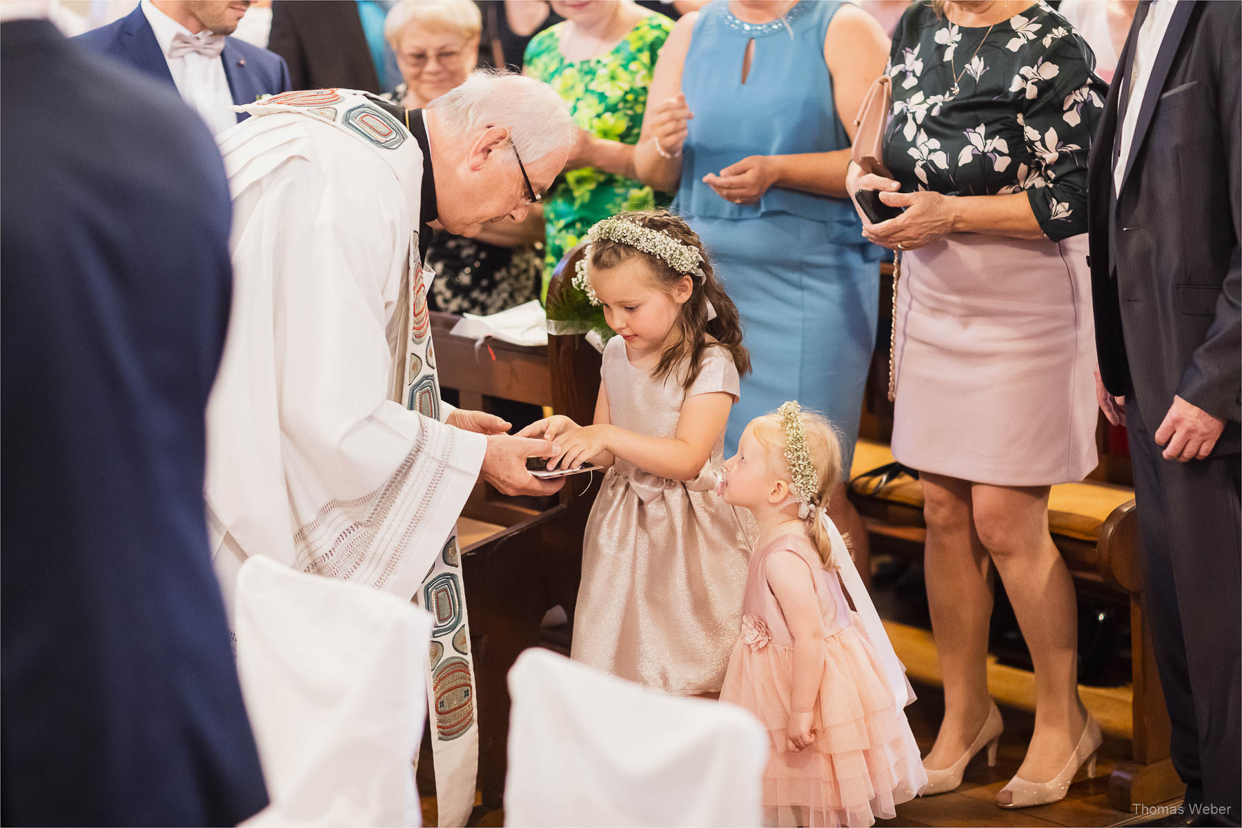 Kirchliche Hochzeit in Rastede und Hochzeitsfeier in der Scheune St. Georg Rastede, Hochzeitsfotograf Thomas Weber aus Oldenburg